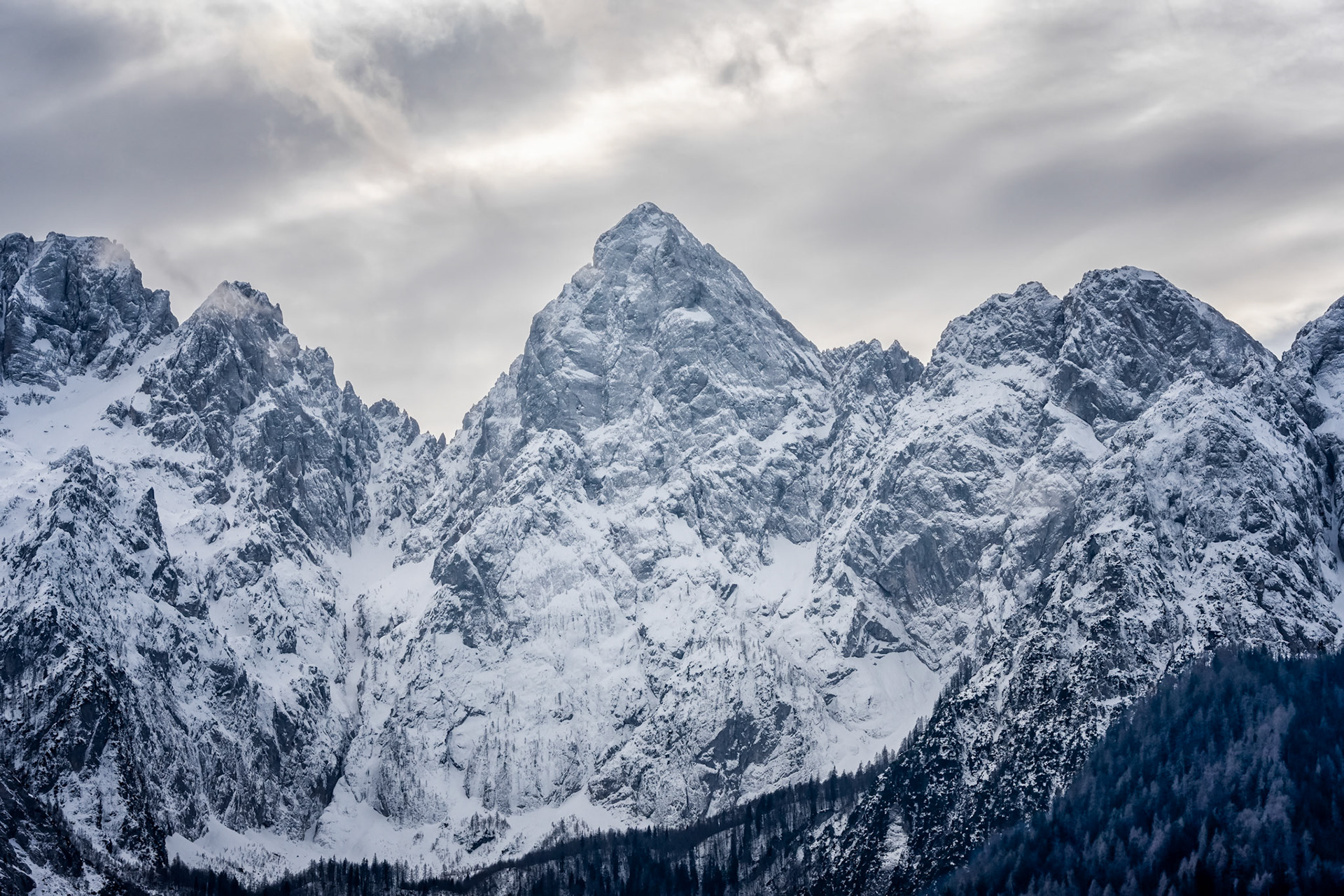 Spik Mountain Range