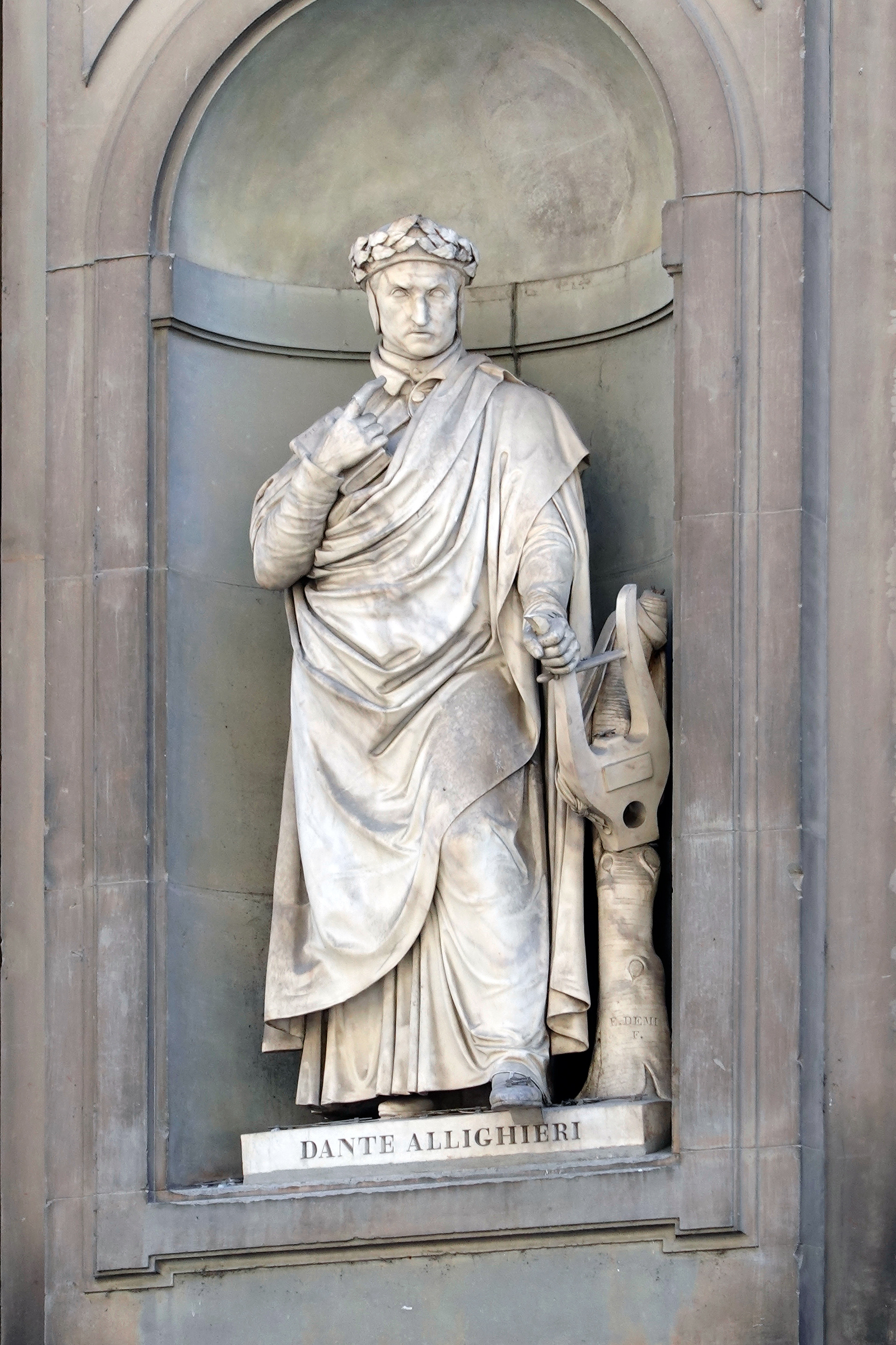 Dante, the famous writer from Florence, said, "La natura è l'arte di Dio" - Nature is the Art of God.