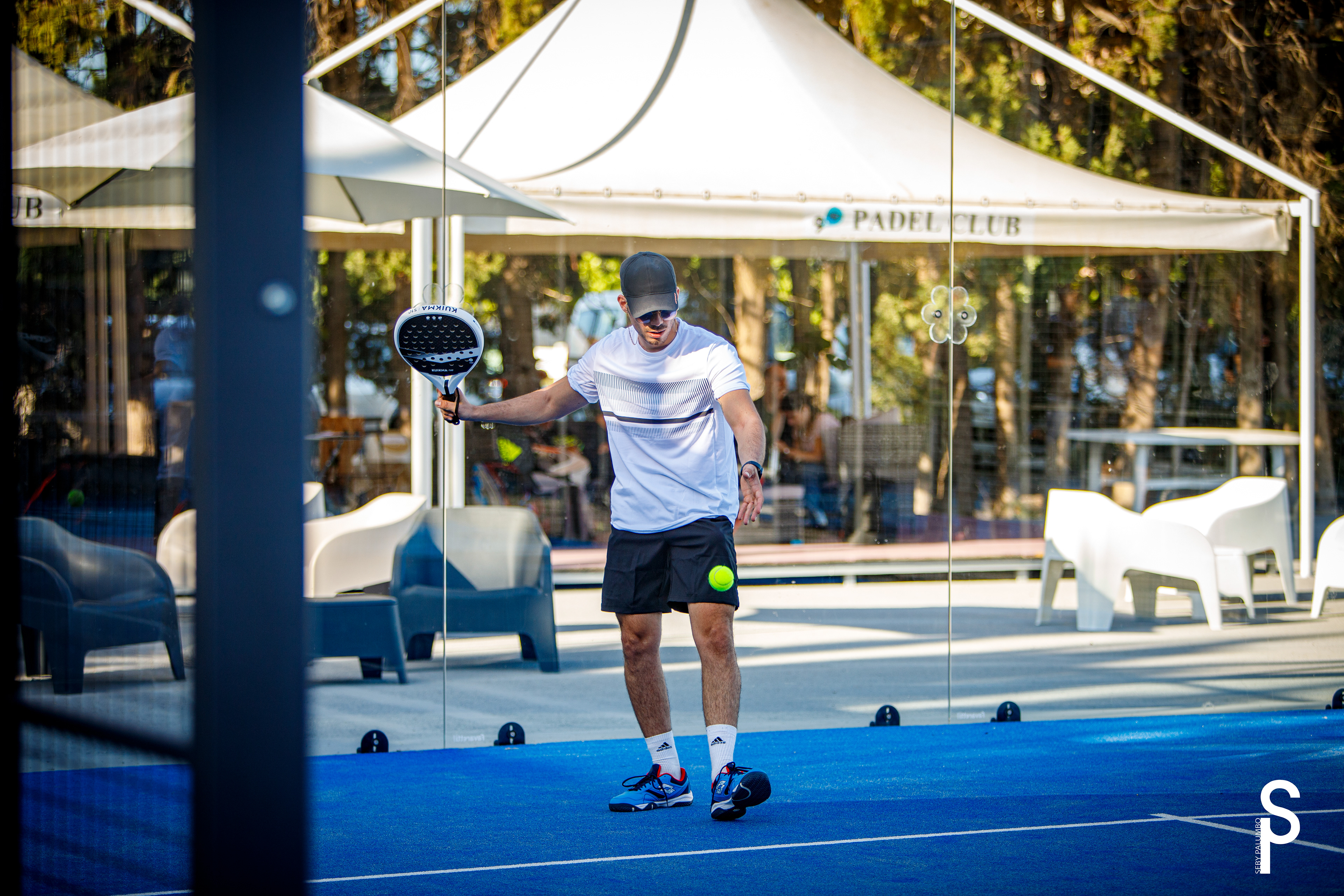 La battuta nel padel