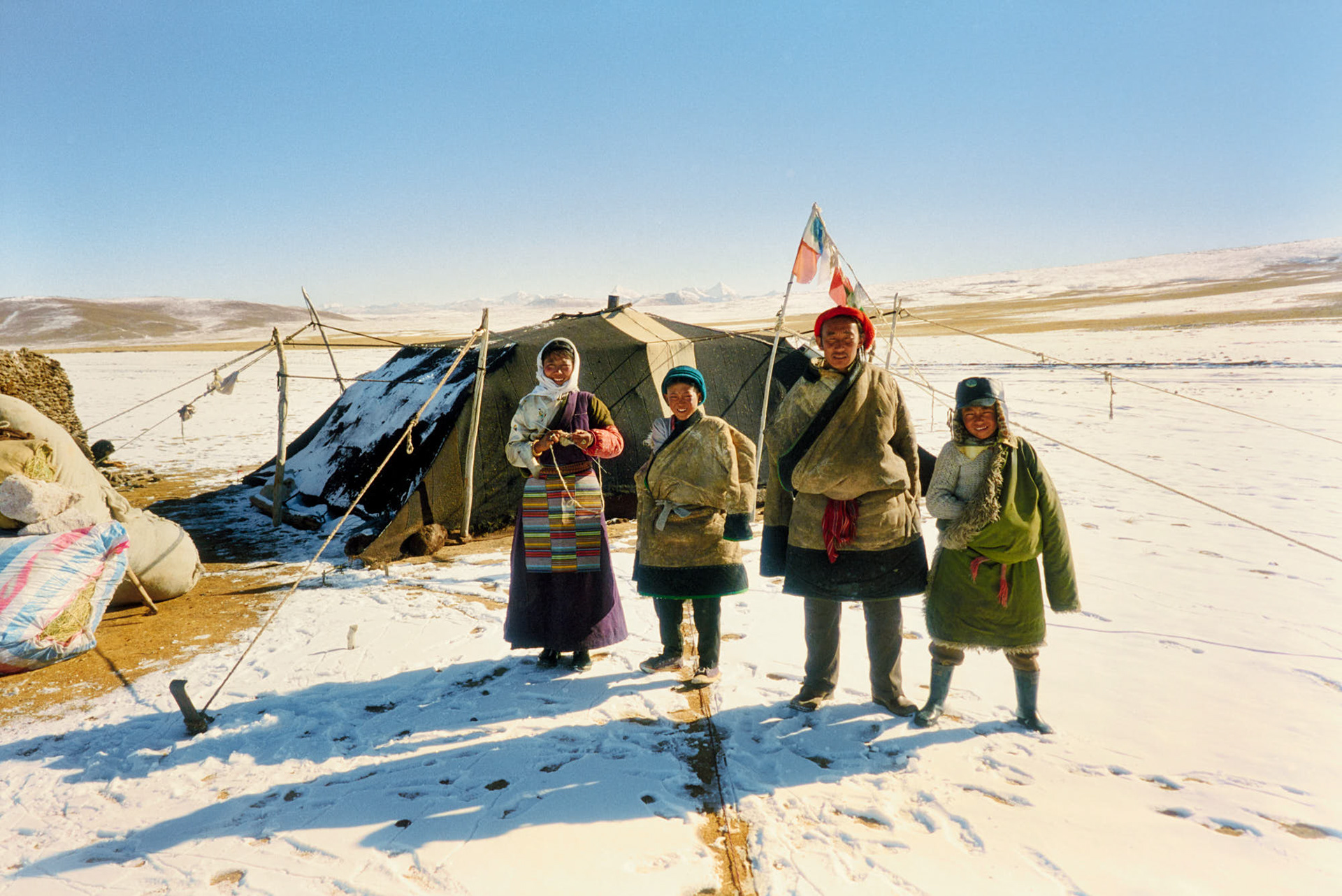 Tibet Namtso lake - The only nomad family that was still there.