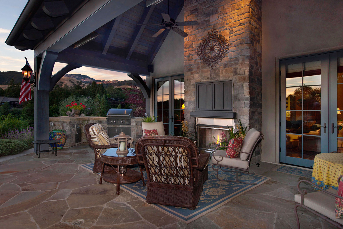 Diablo-country-club-patio-with-fireplace-at-twilight