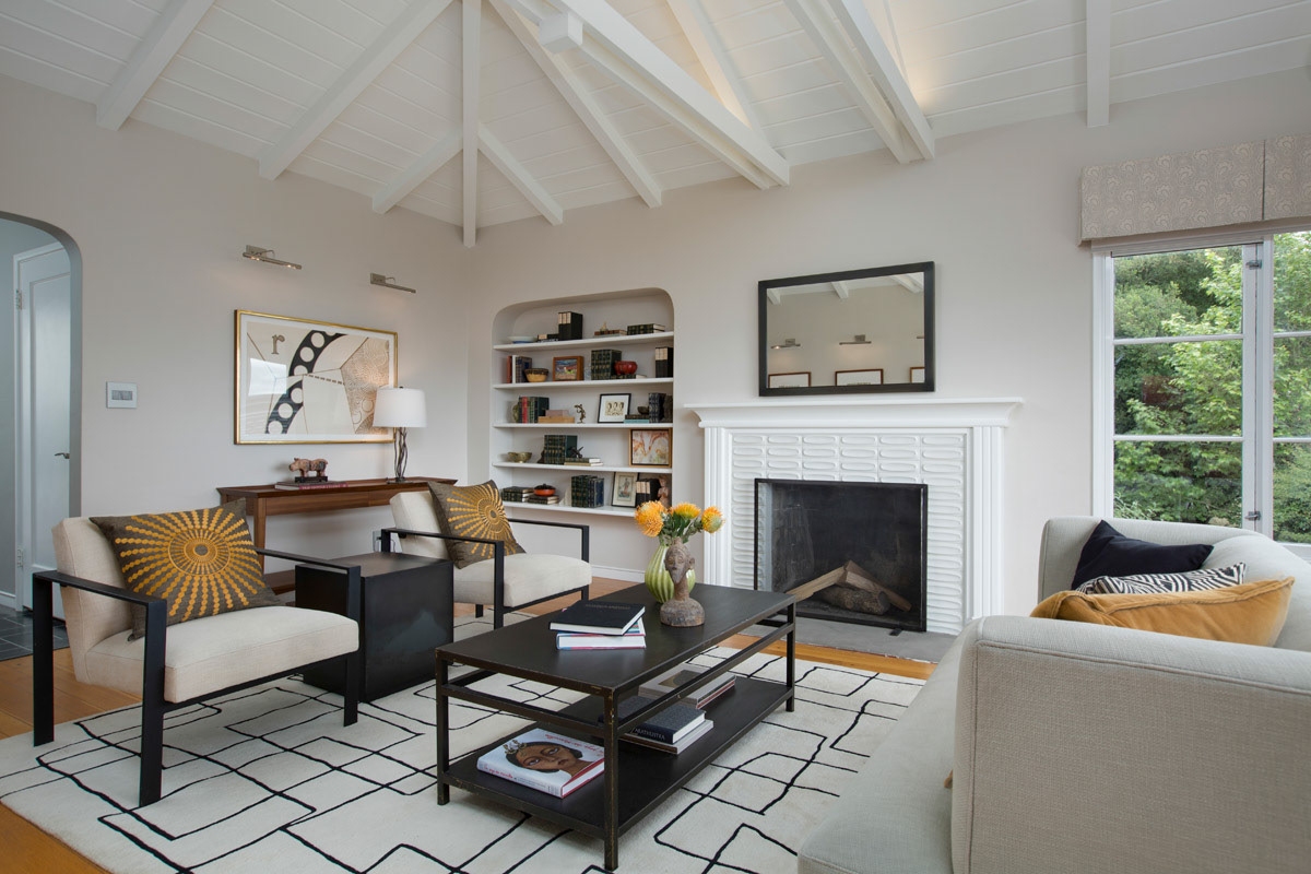 modern-vintage-style-living-room-with-white-wood-beamed-ceiling