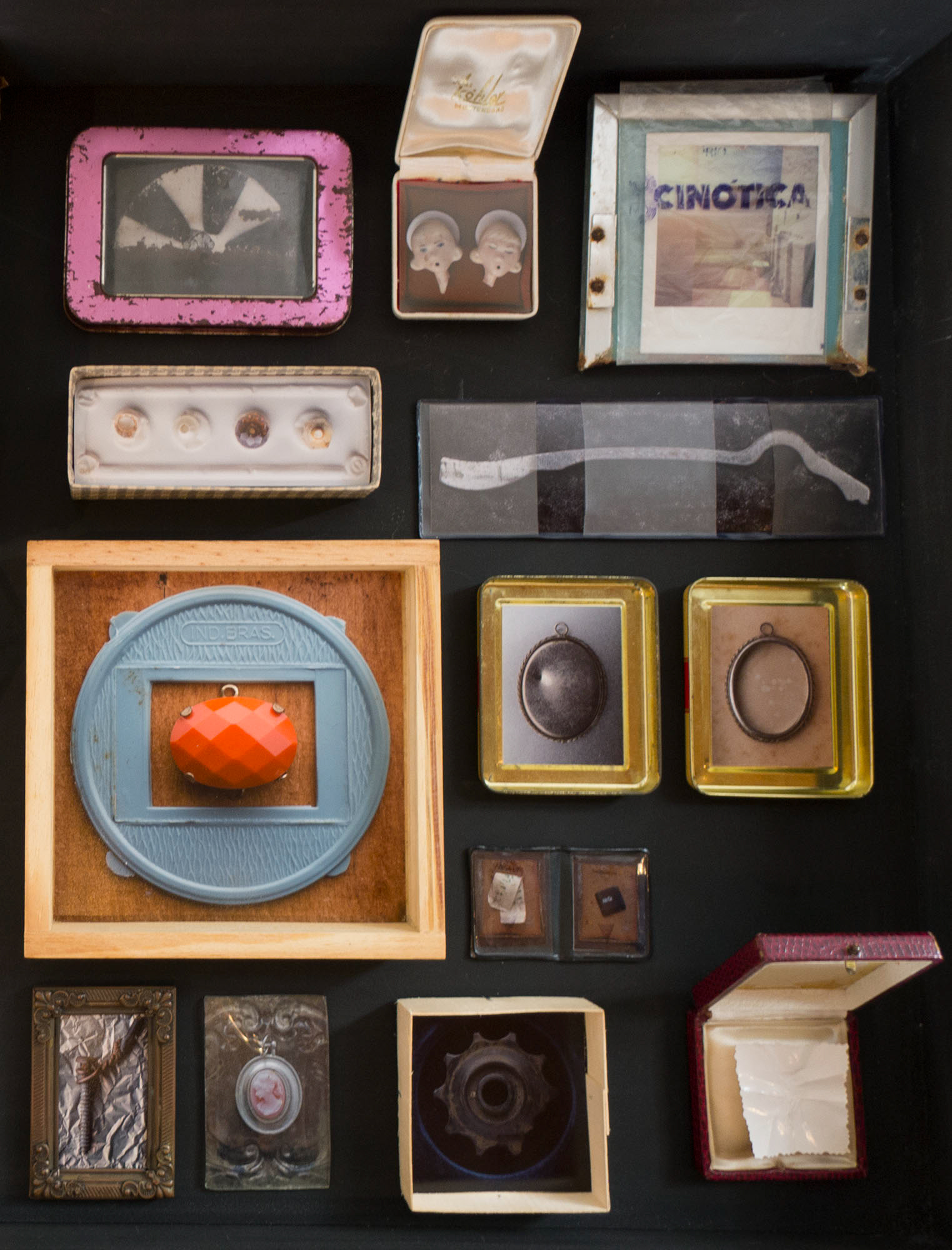 MUFF (Festival de Fotografia Montevideo Uruguay) Plataforma Caminos Conjuntos, Mostra El Relato de los Origenes – MAPI Museo de Arte Precolombino e Indigena Montevidéu, 2017.