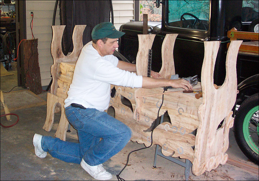 Note horse shoes of epoxy inlay work