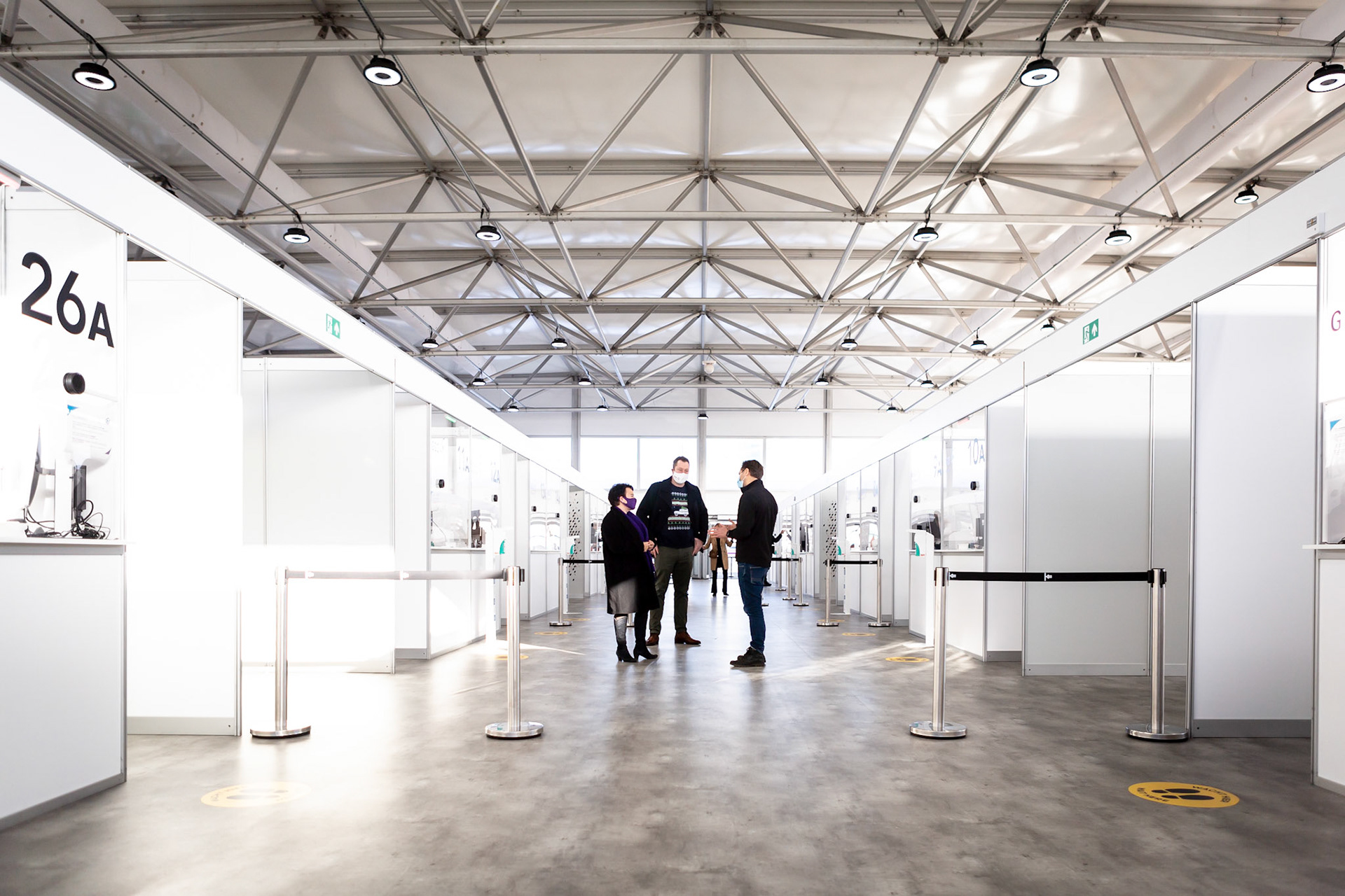 Burgemeester van Utrecht, Sharon Dijksma, op werkbezoek in de XL Corona-testlocatie Jaarbeurs op Eerste Kerstdag 2020.