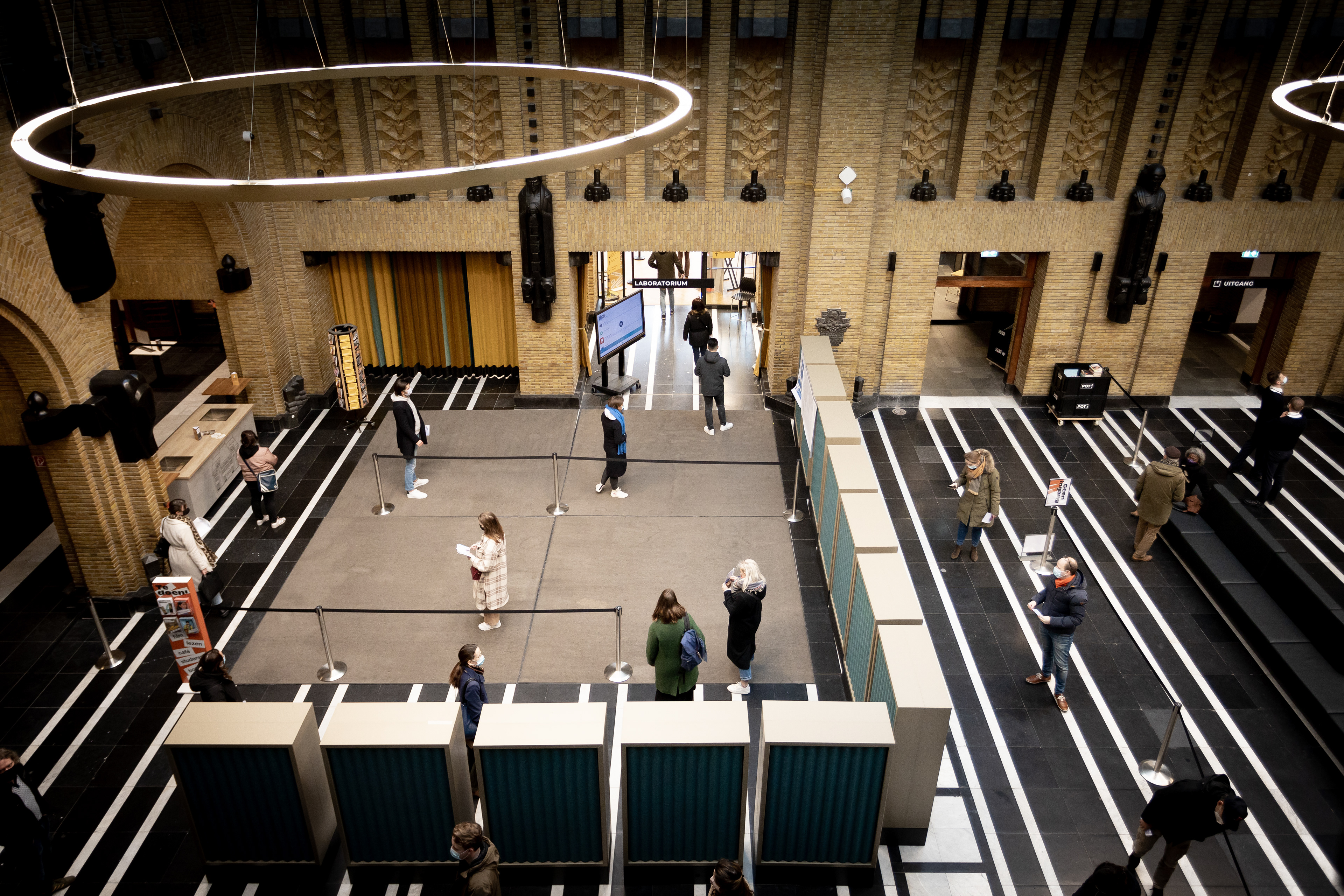 Tweede Kamerverkiezingen 2021 in Bibliotheek Neude