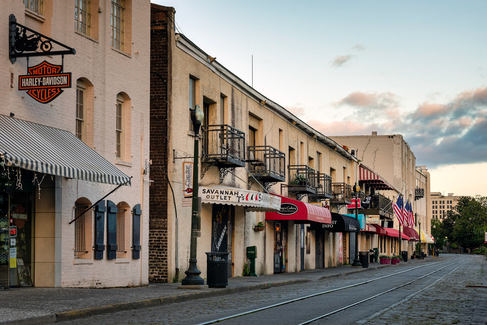 Early Morning on River Street