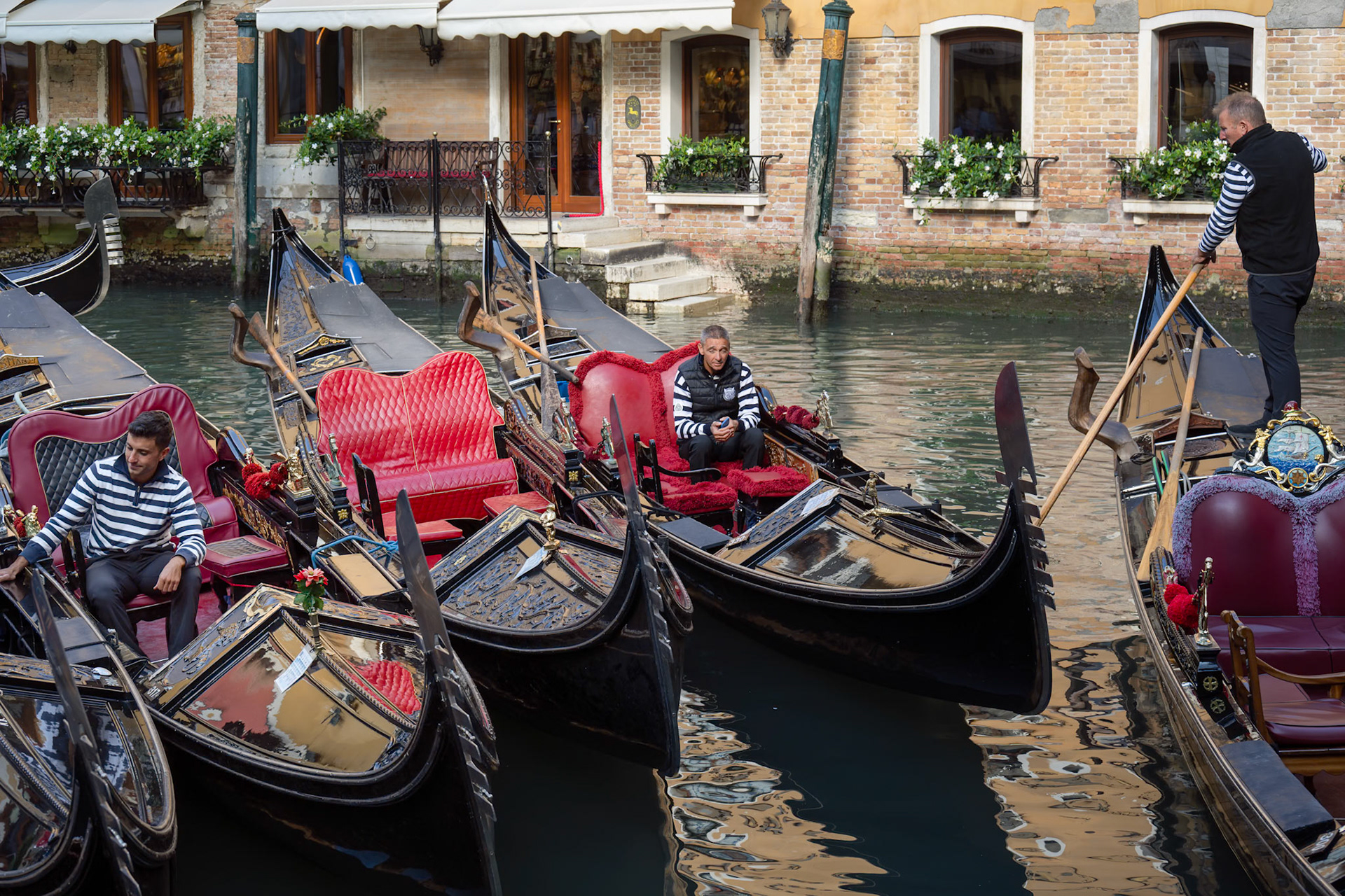 Gondoliers waiting for customers