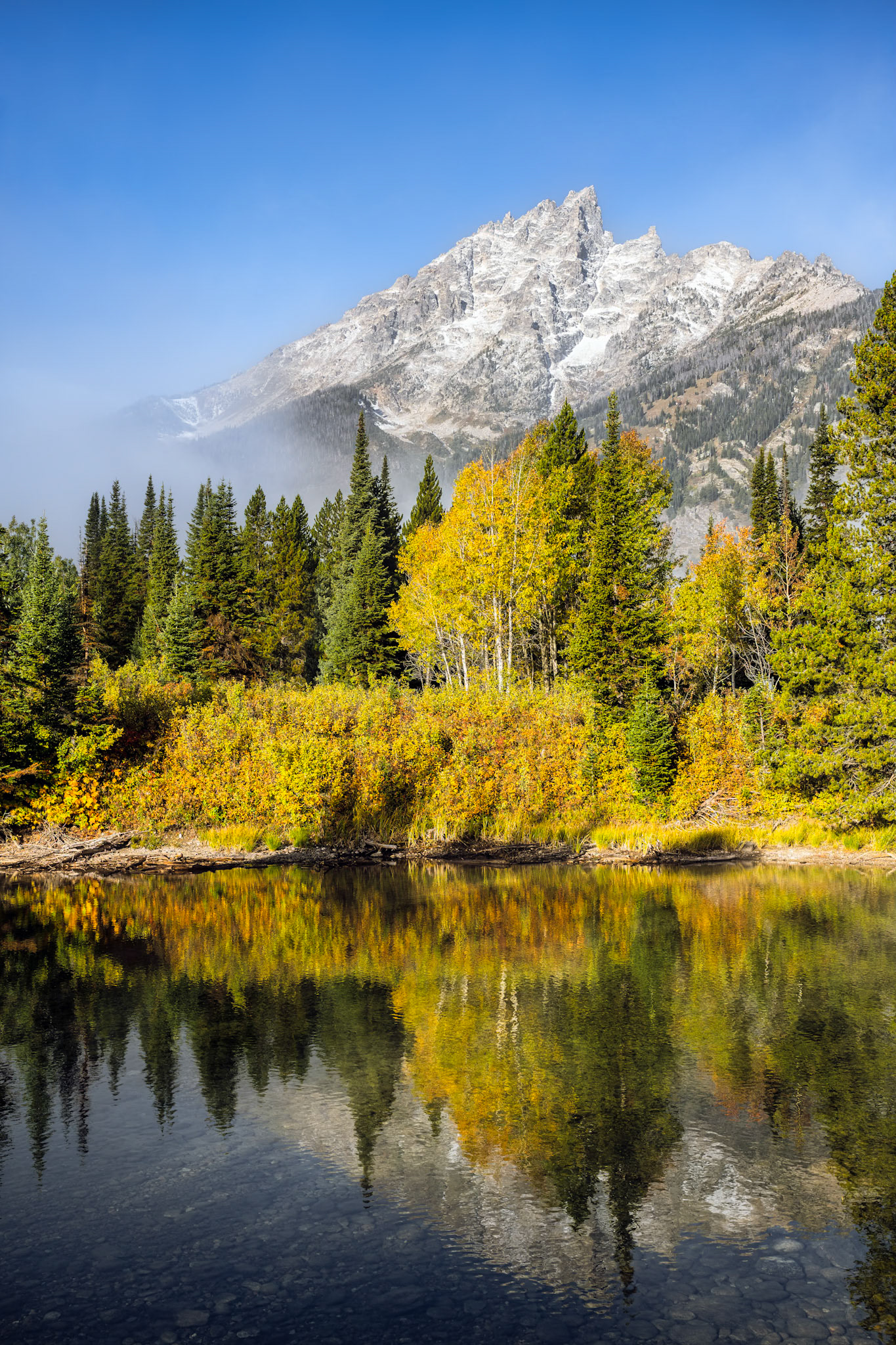 Fall colors reflect in Leigh Lake
