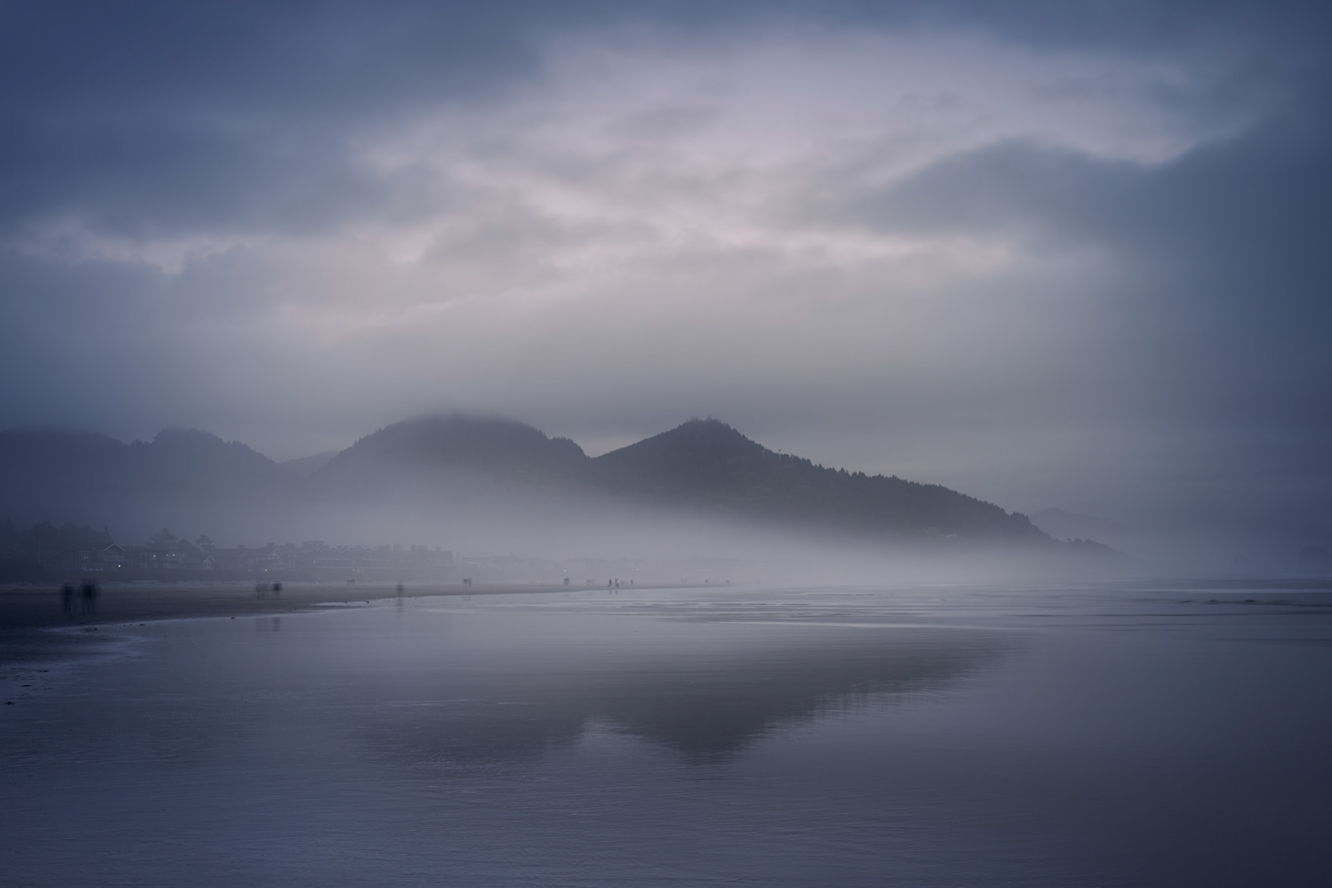 Heavy Fog rolls into Canon Beach
