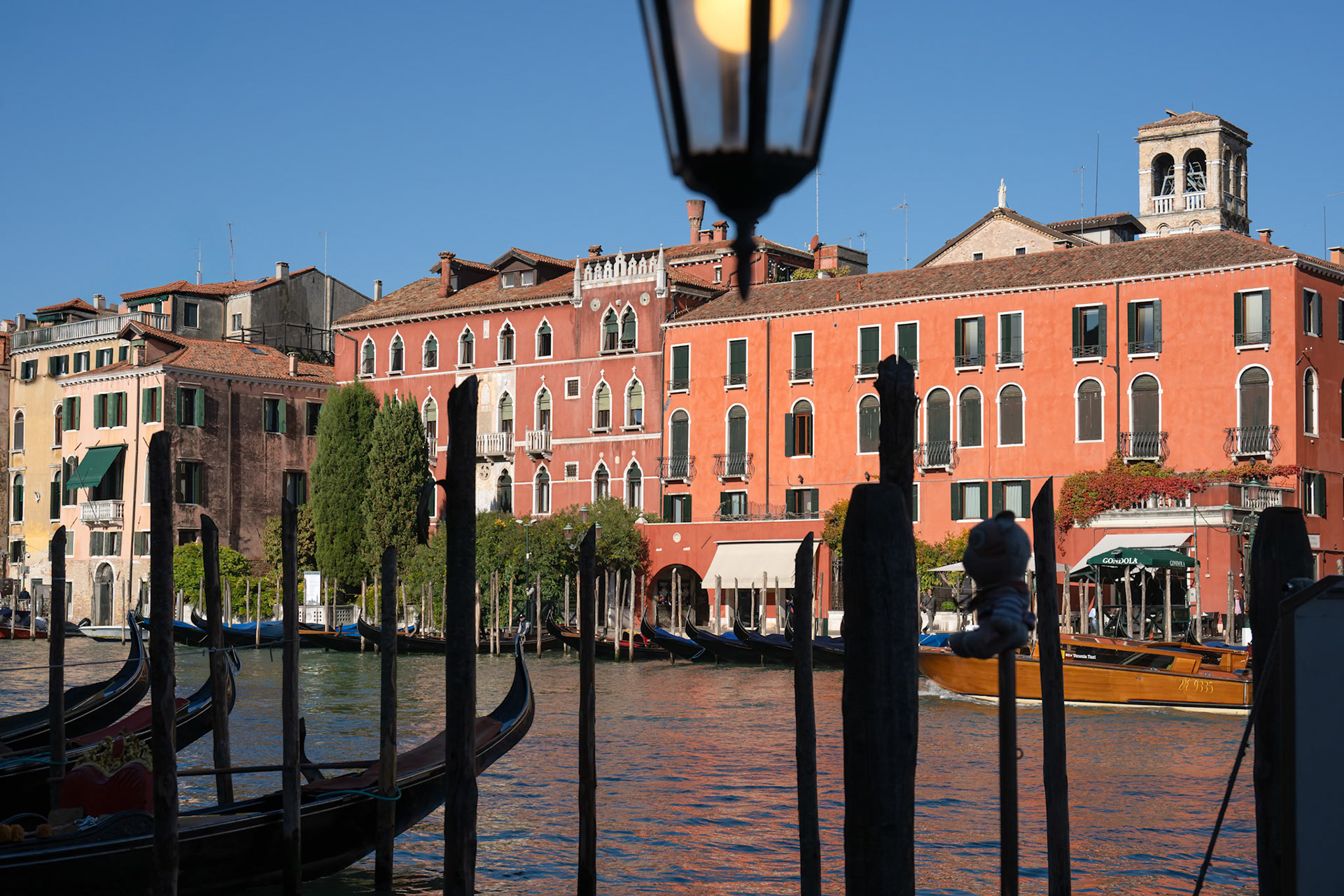 Early morning Grand Canal from the Rial