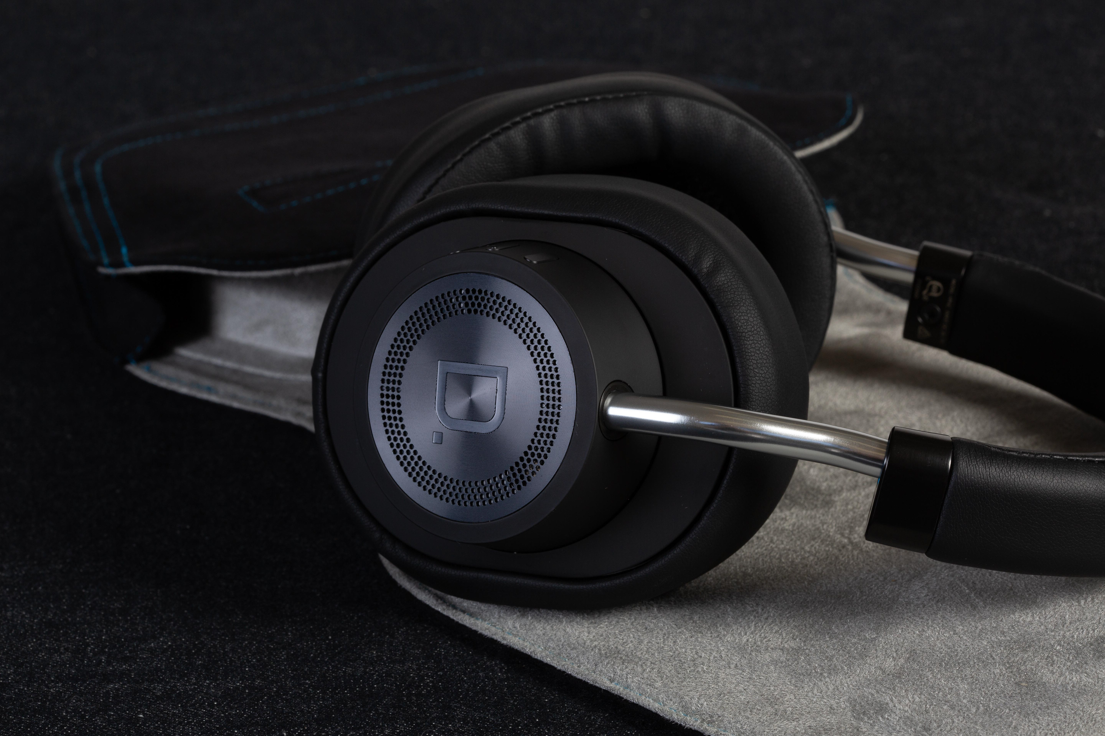 Definitive, Technology, headphones