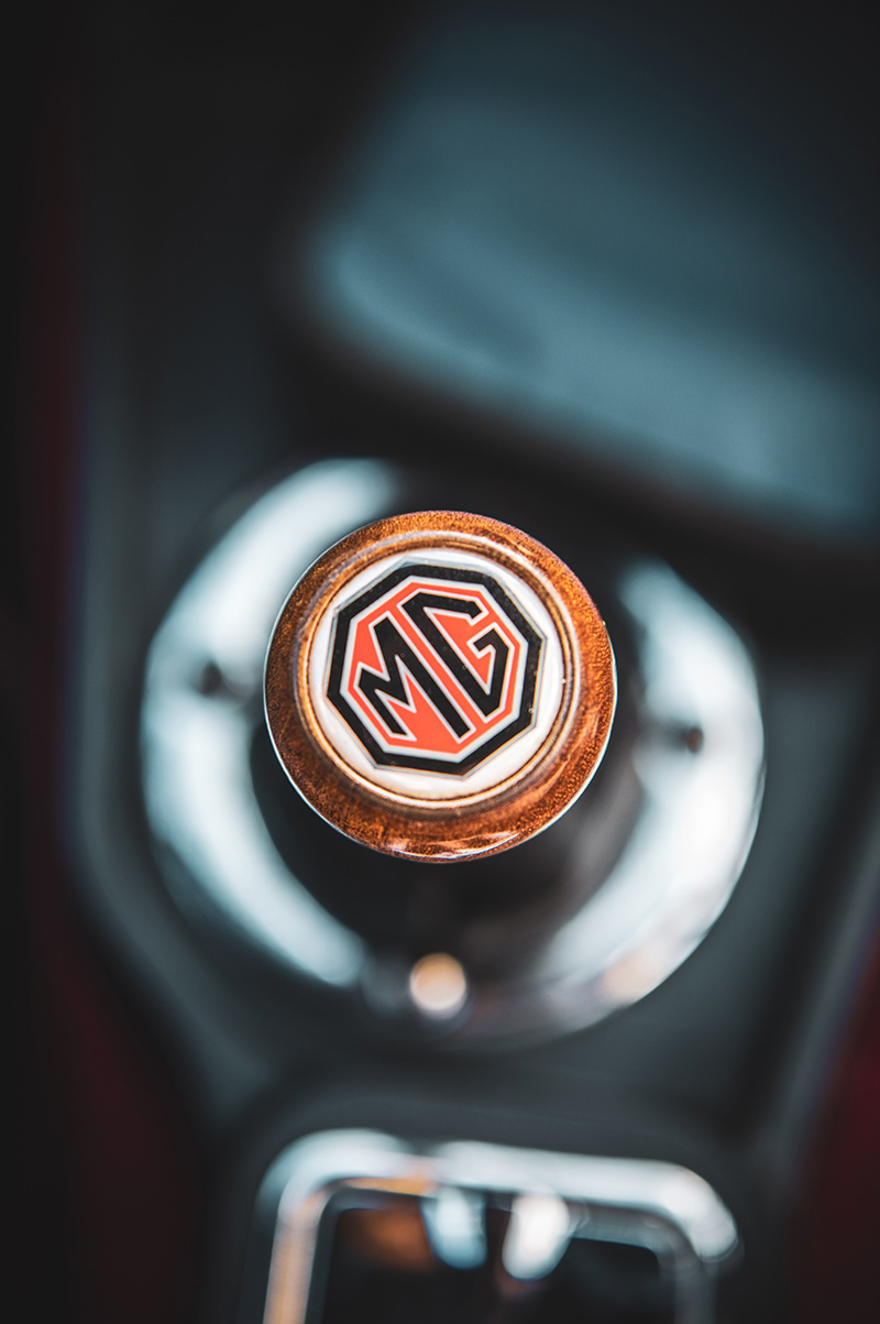 MG