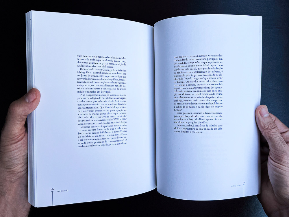 Image of Insive view 18 of Catálogo de Livro Antigo IPP SDP-BC Spine. This is an image related to a project inside Pedro Rodrigues (Treze413) graphic design portfolio.