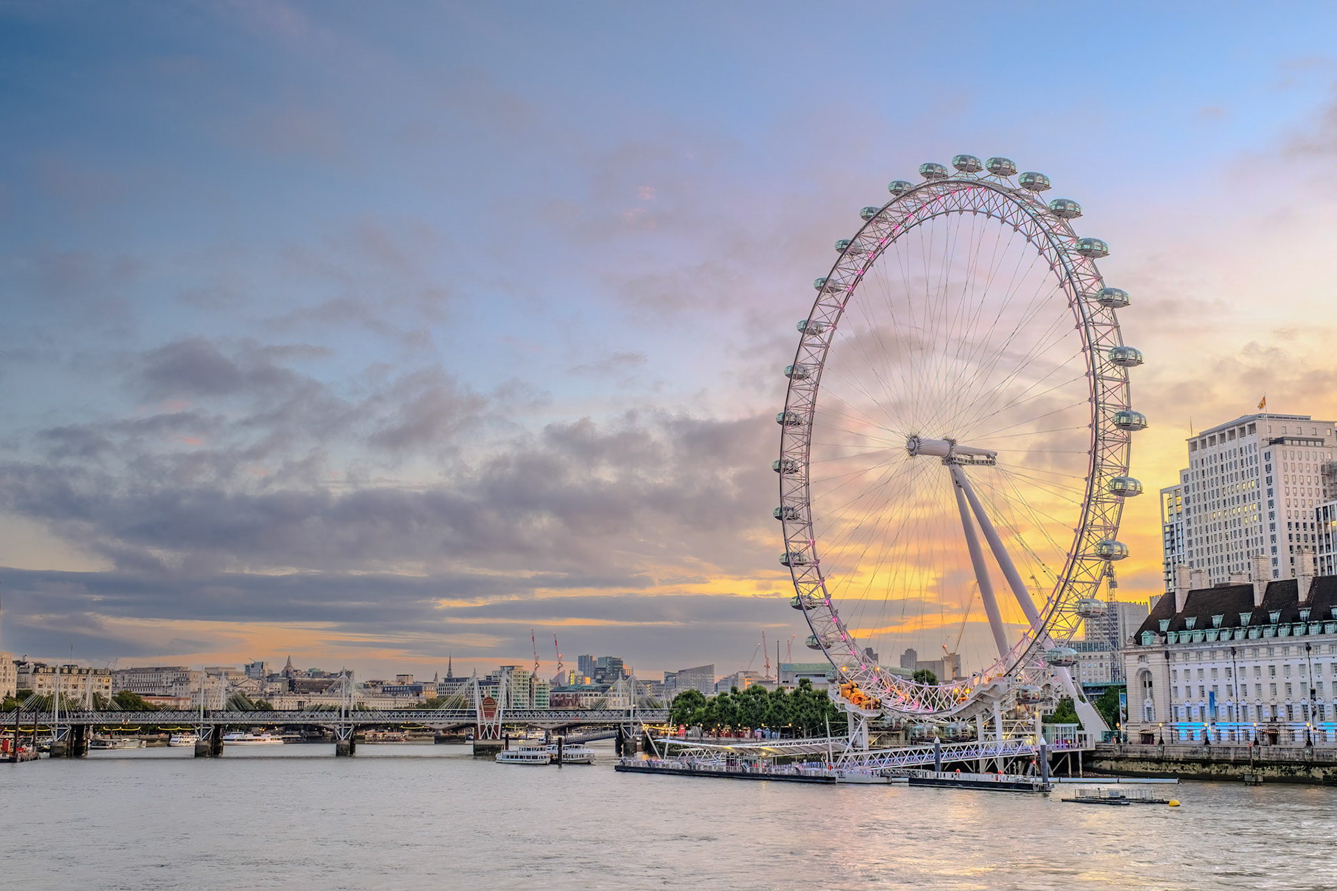 London Eye i soluppgången