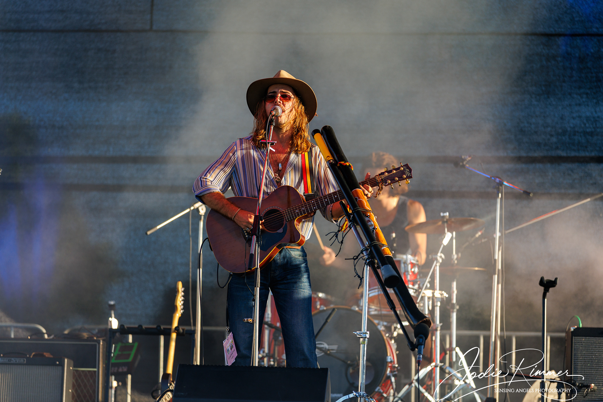 Sounds of Bunuru - Lachy John and the Red Bellies 