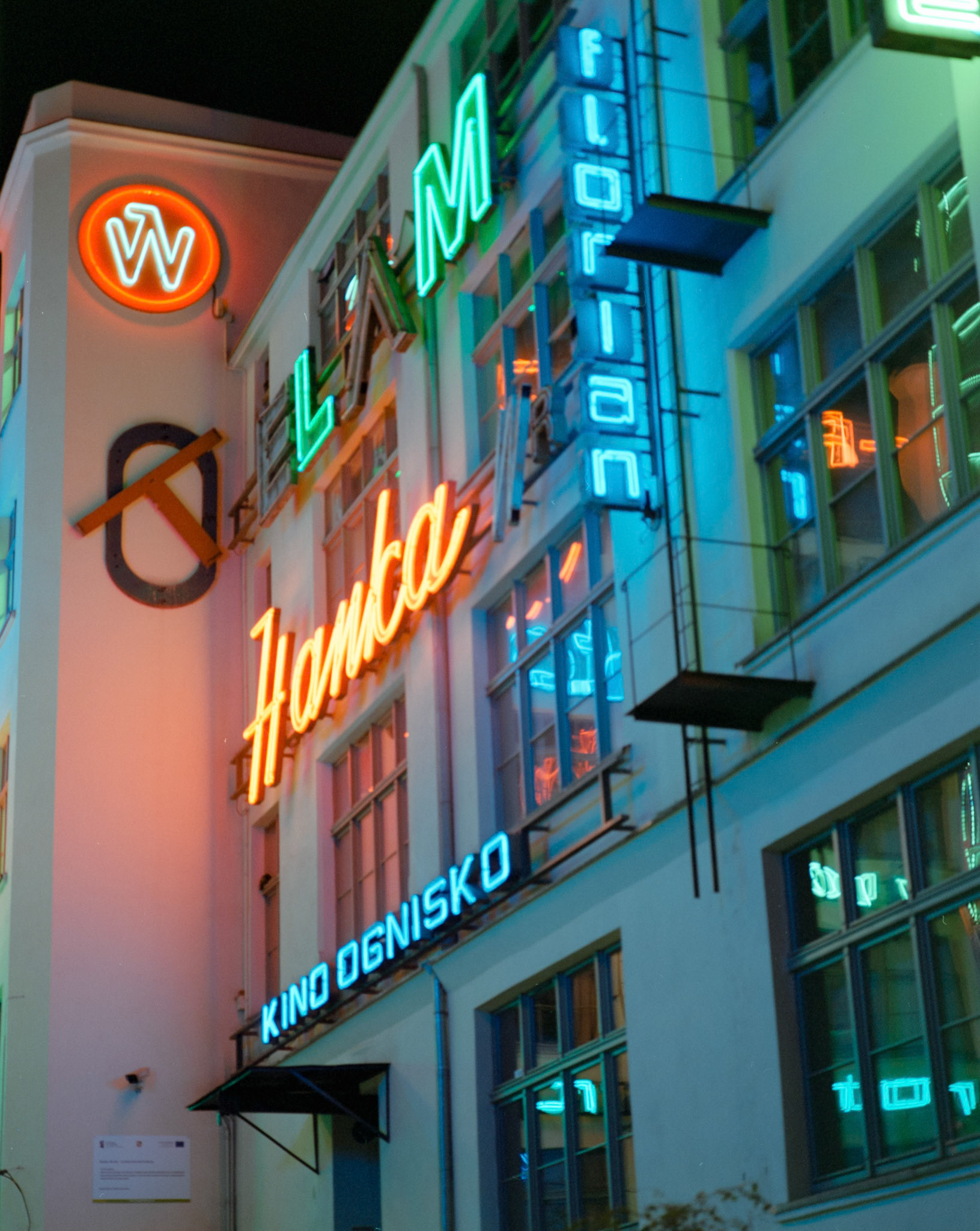 Negative Lab Pro v3.0.2 | Color Model: Frontier | Pre-Sat: 3 | Tone Profile: LAB - Standard | WB: Auto-Neutral | LUT: Frontier