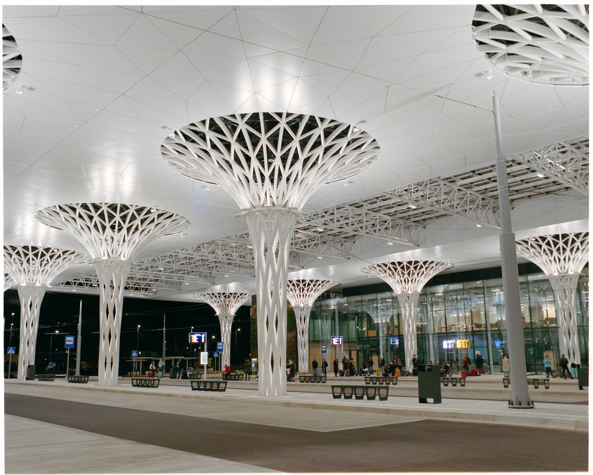 Negative Lab Pro v3.0.2 | Color Model: Noritsu | Pre-Sat: 3 | Tone Profile: LAB - Standard | LUT: Frontier