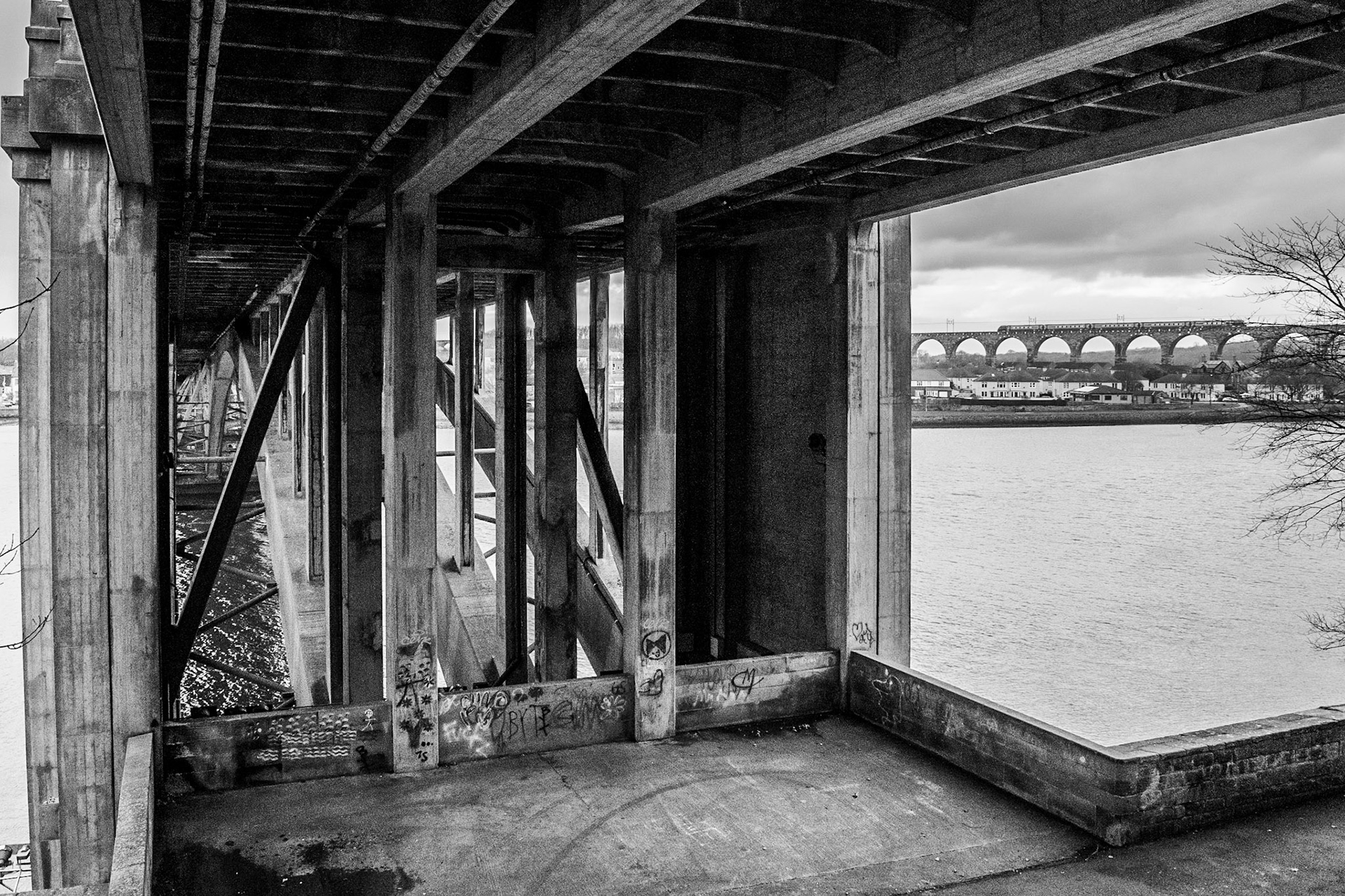 This album shows the Old Bridge (1524), the Royal Tweed Bridge (1928) and the Royal Border Bridge (1850).