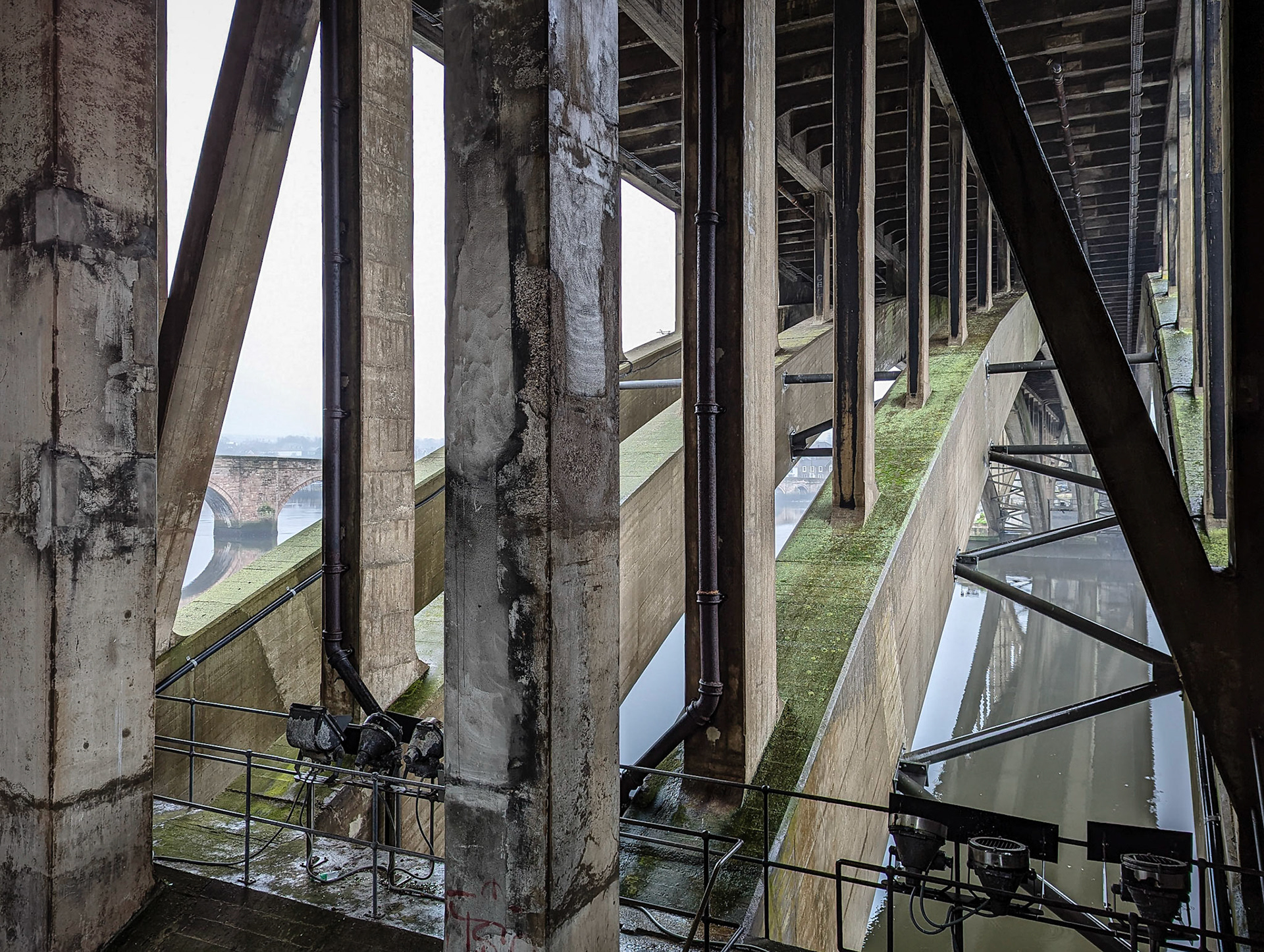 This album shows the Old Bridge (1524), the Royal Tweed Bridge (1928) and the Royal Border Bridge (1850).