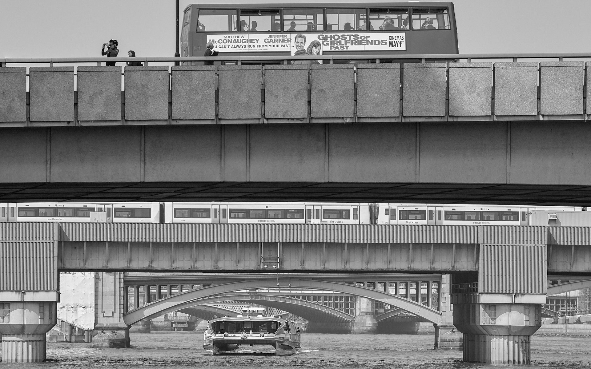 London Bridge + 4 bridges + bus, train, catamaran