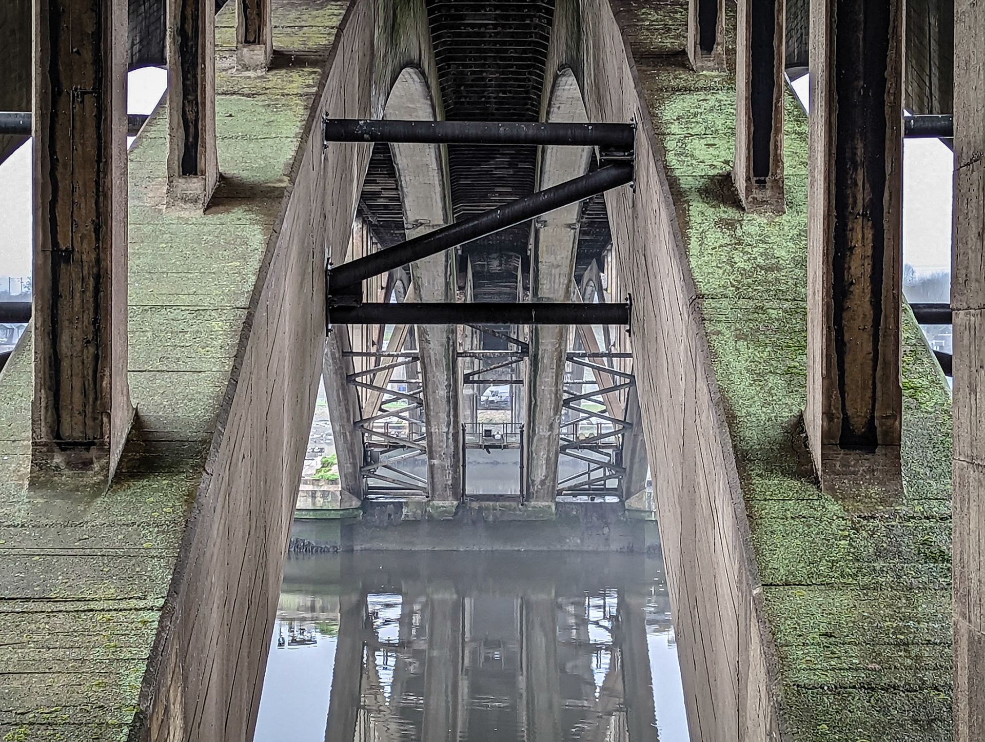 This album shows the Old Bridge (1524), the Royal Tweed Bridge (1928) and the Royal Border Bridge (1850).