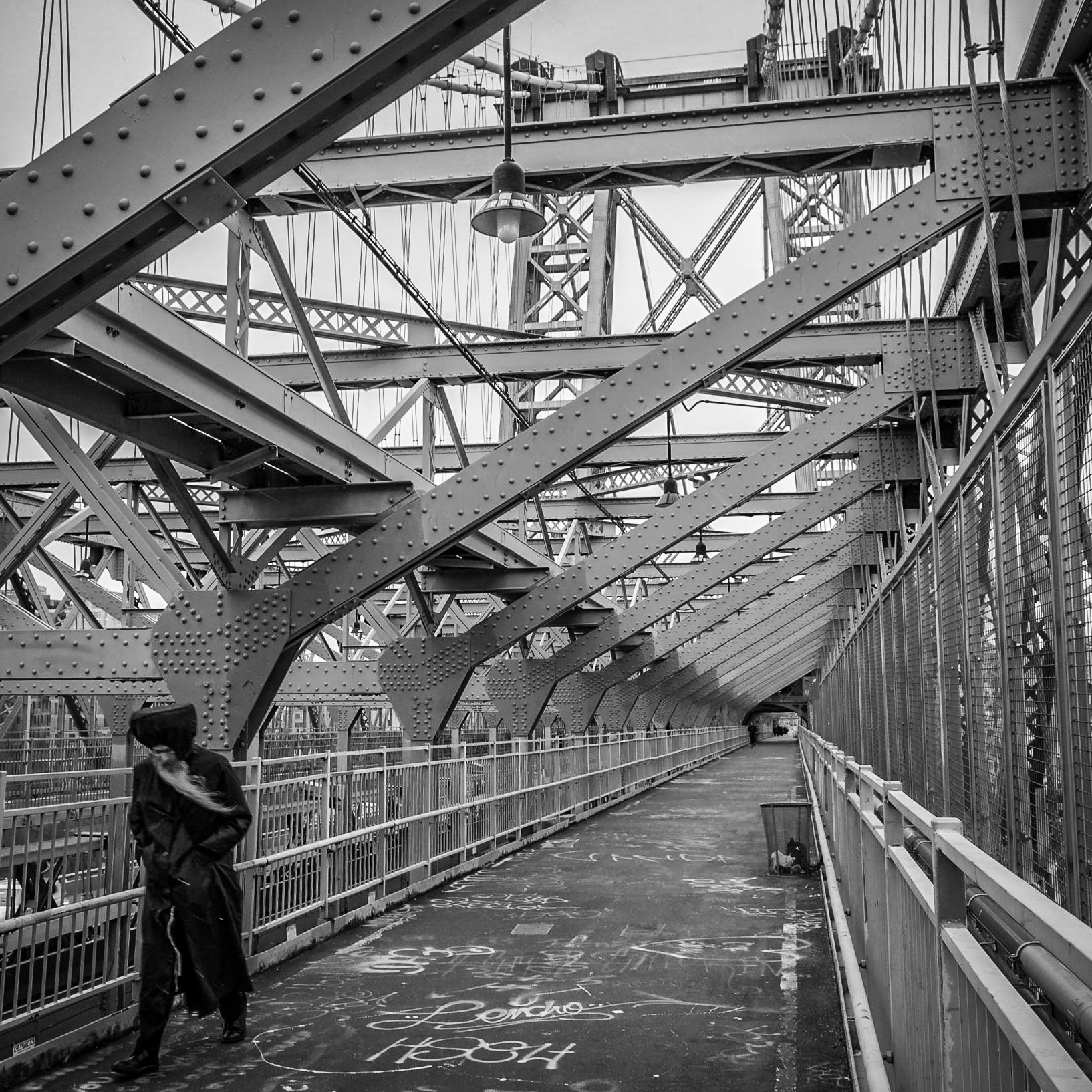 Williamsburg Bridge in winter