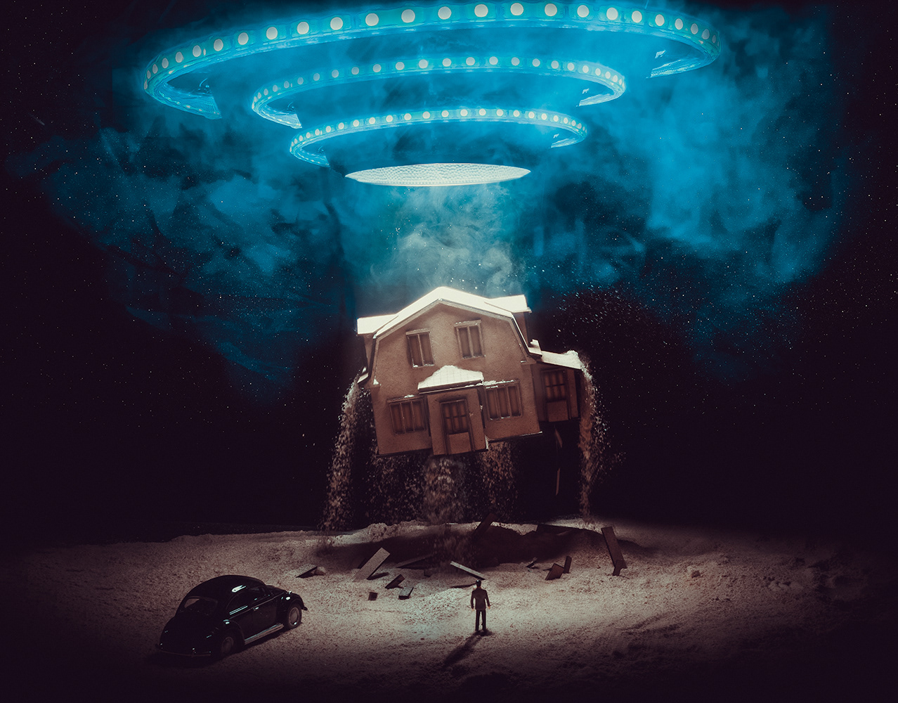 Удивительный цифровой цирк арты. Amr Elshamy. Ufohouse Art. UFO taking.