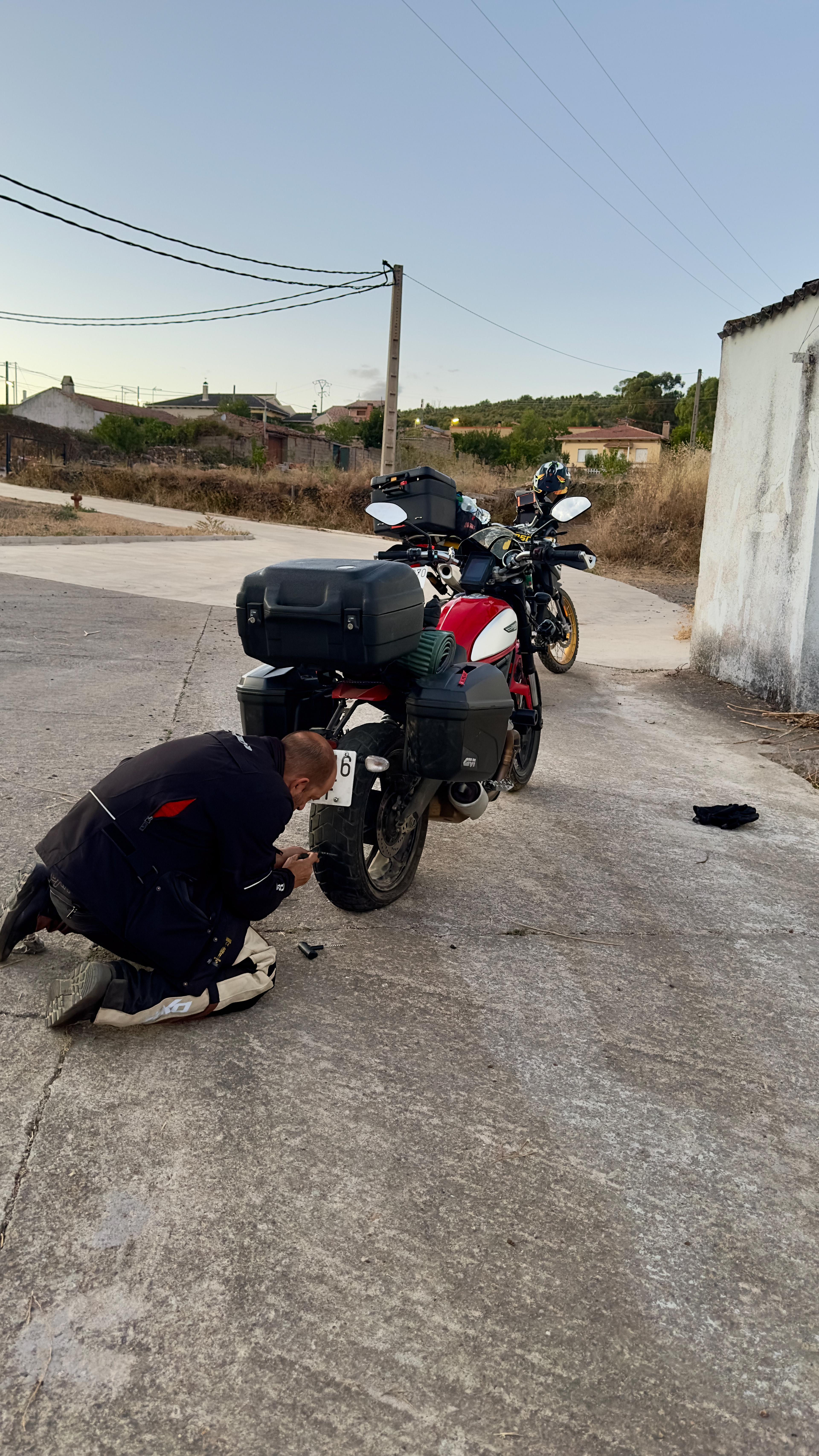 Serradilla del Llano, Salamanca. Pinchamos a la ultima hora de la tarde.