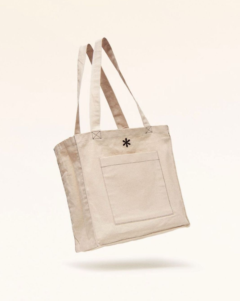 "Signature Square Tote" designed for Viyeni Raajje