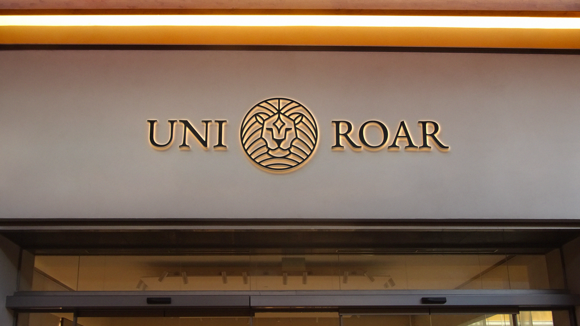 Vitor Linhares  Design de Marcas - Uni Roar - 2021