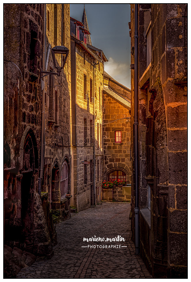 Déambulations in Besse