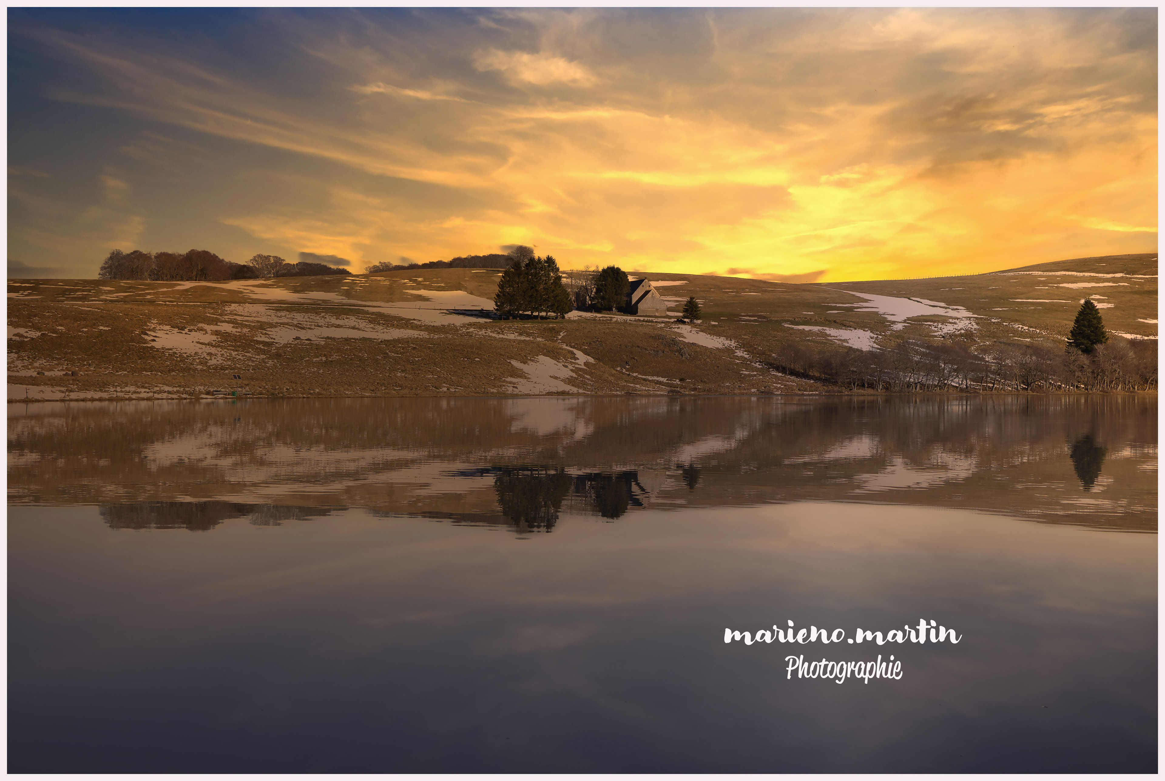 Crépuscule au lac chauvet