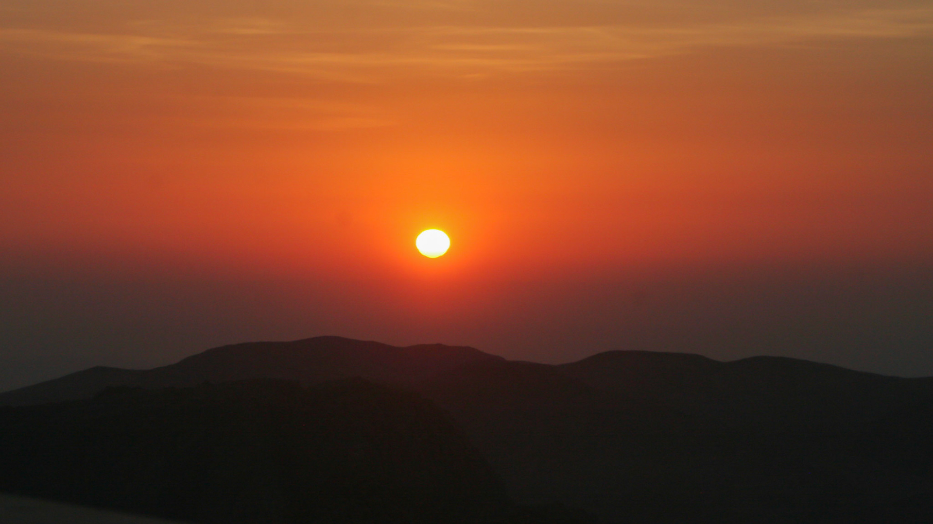 Soleil couchant sur les montagnes - Jordanie 2009