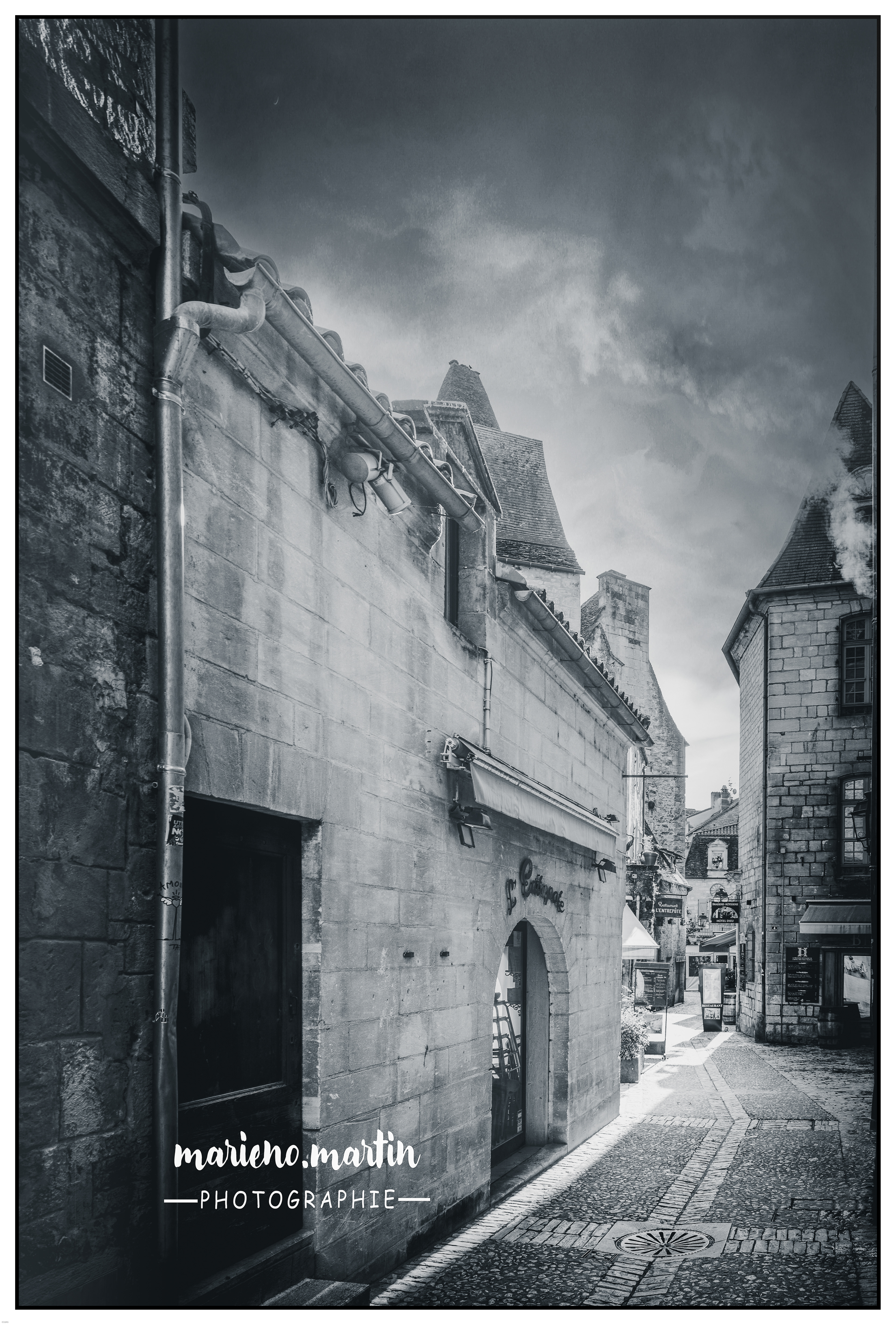 retro Sarlat
