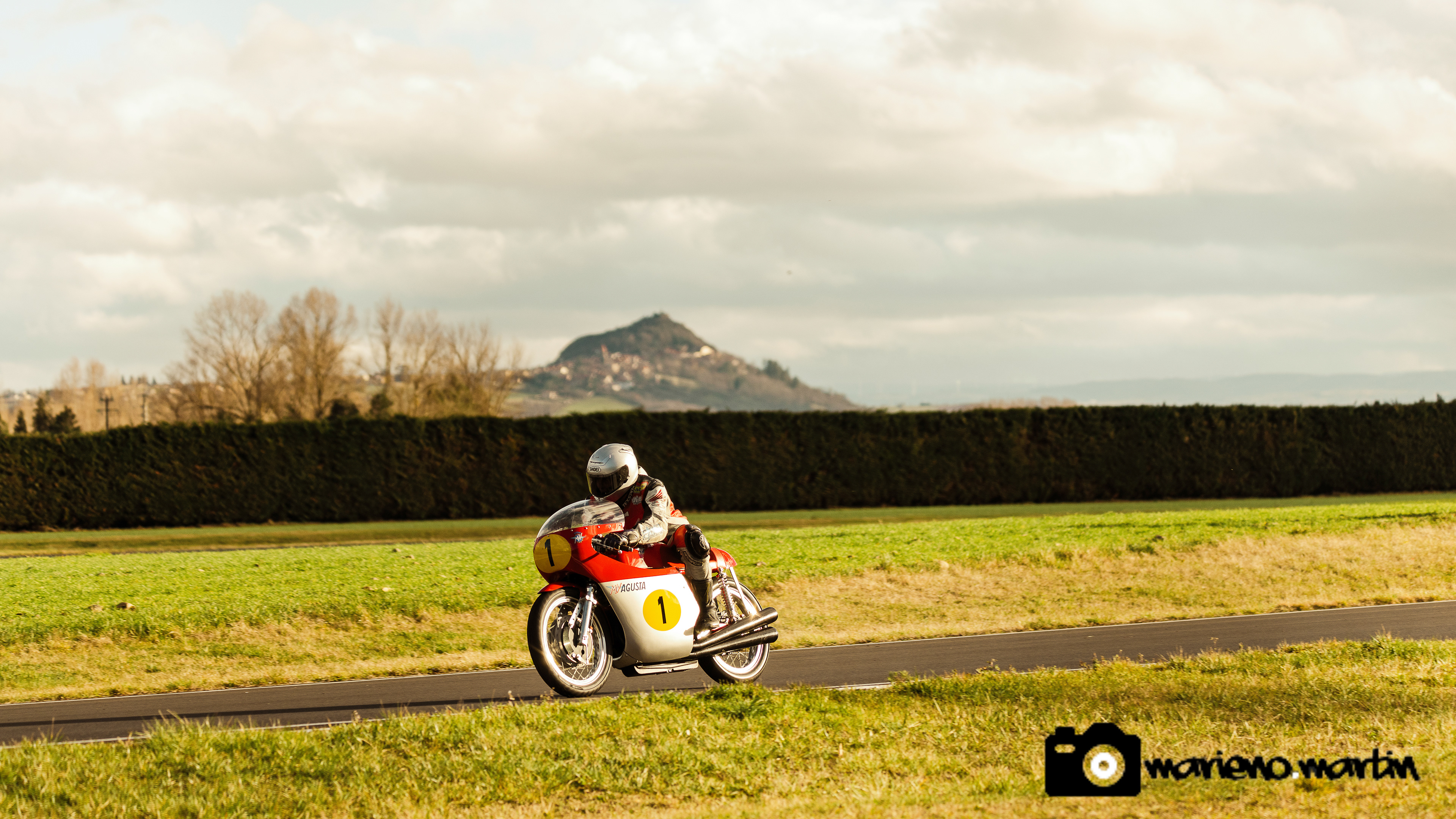 Vieilles moto circuit Issoire