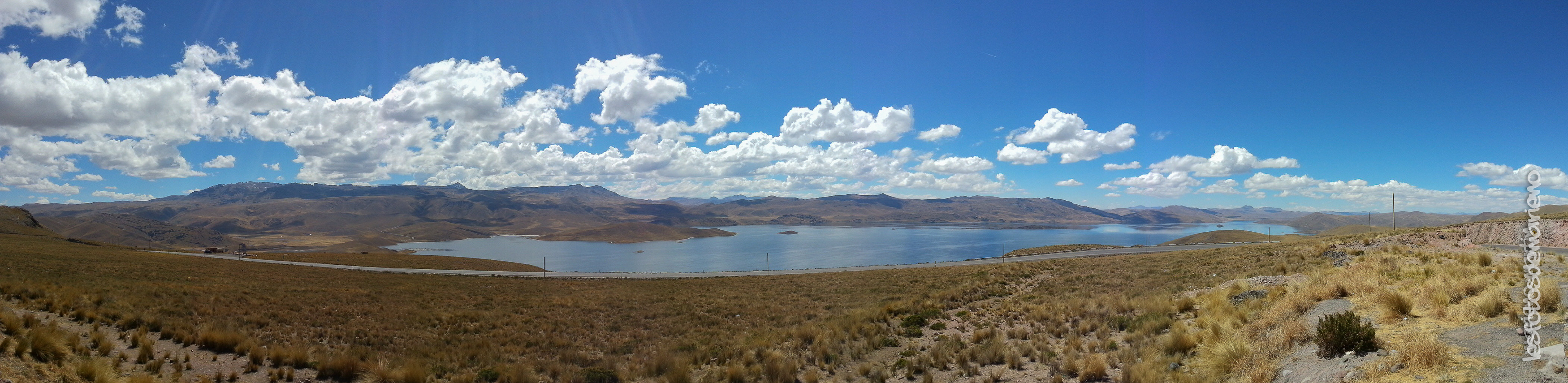 Panorama sur le lac Titicaca