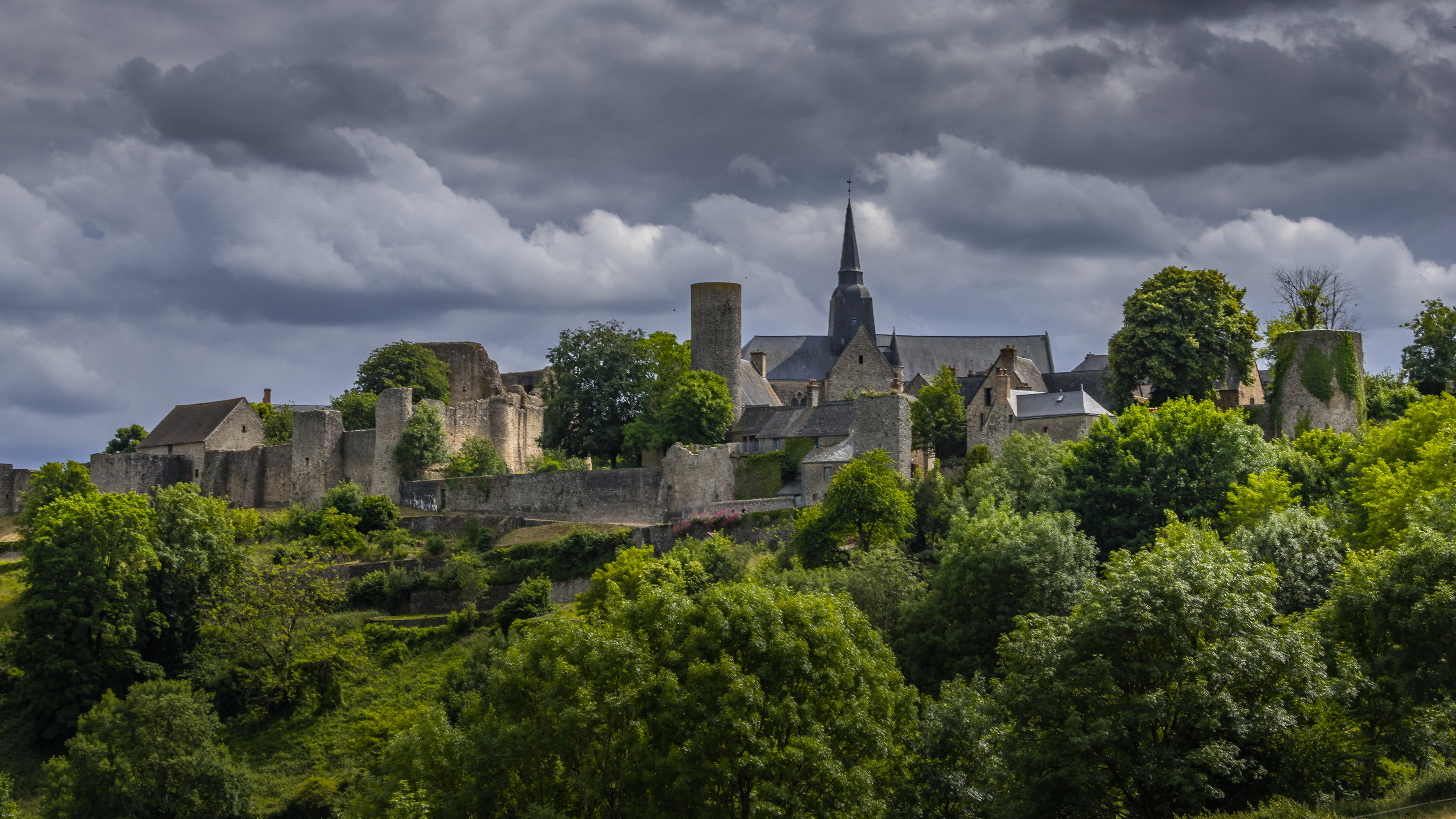 Ste suzanne et chammes