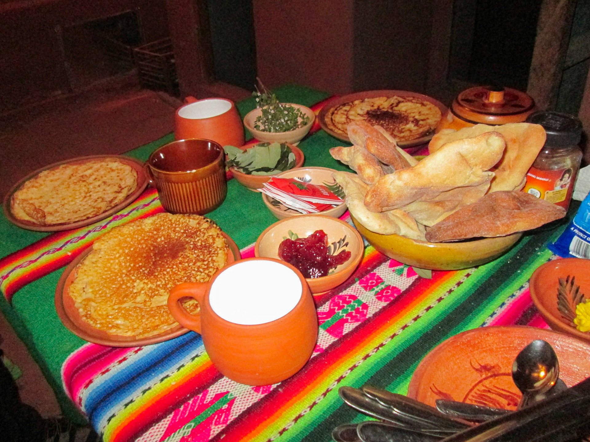 Petit déjeuner à Llachon - Lac titicaca -  Pérou 2016