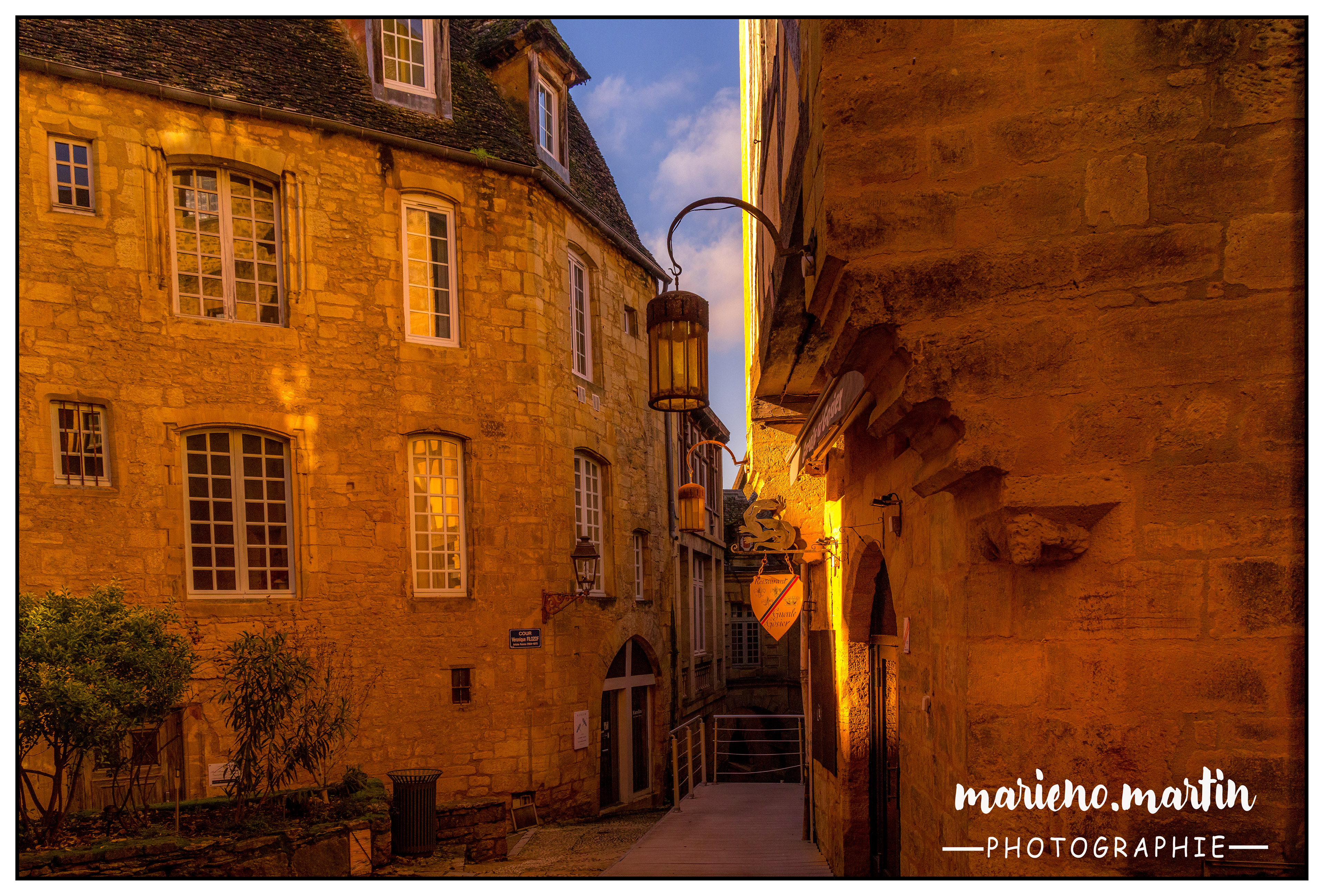 Evening light in Sarlat2