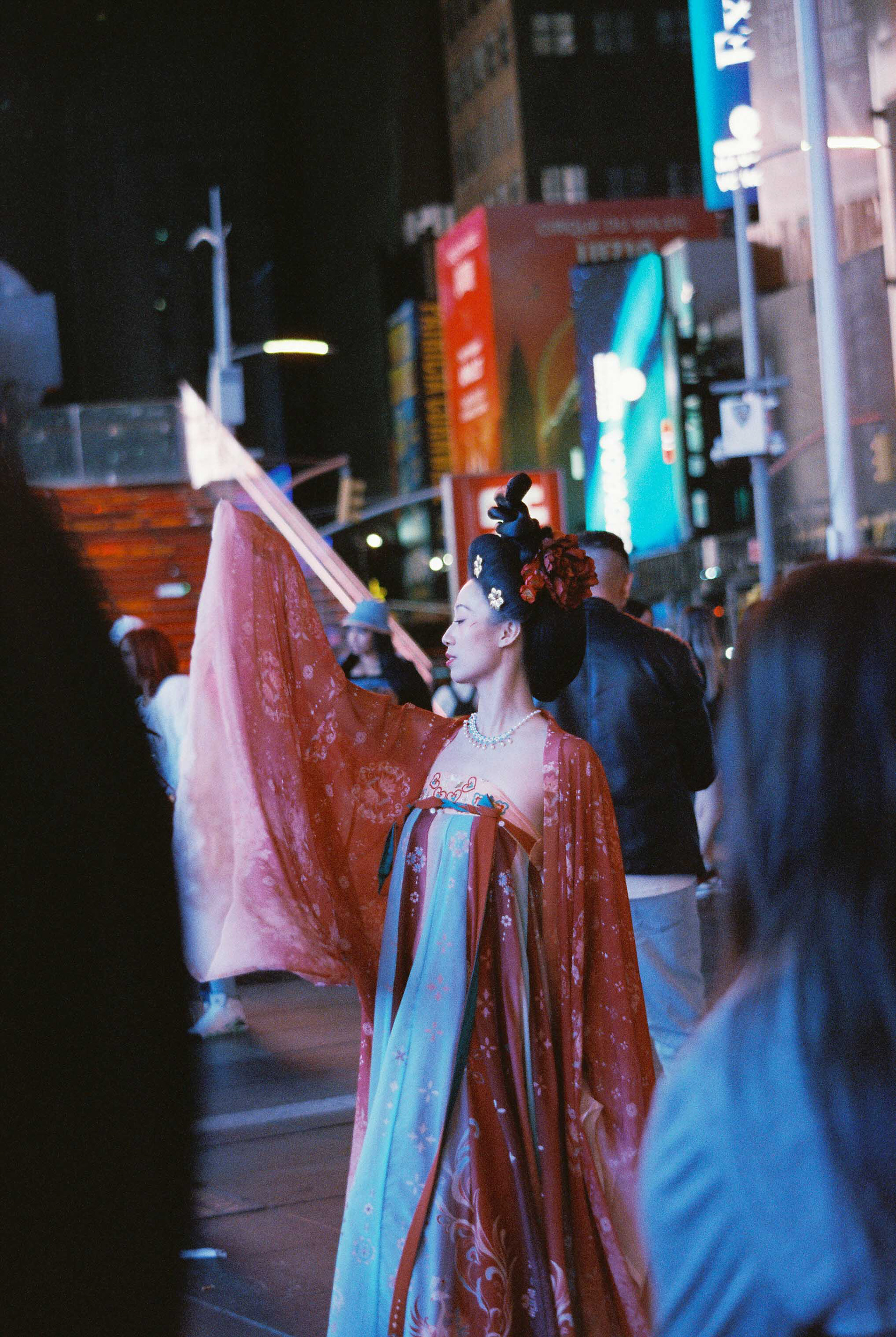 Minolta XG-7, CineStill 800T