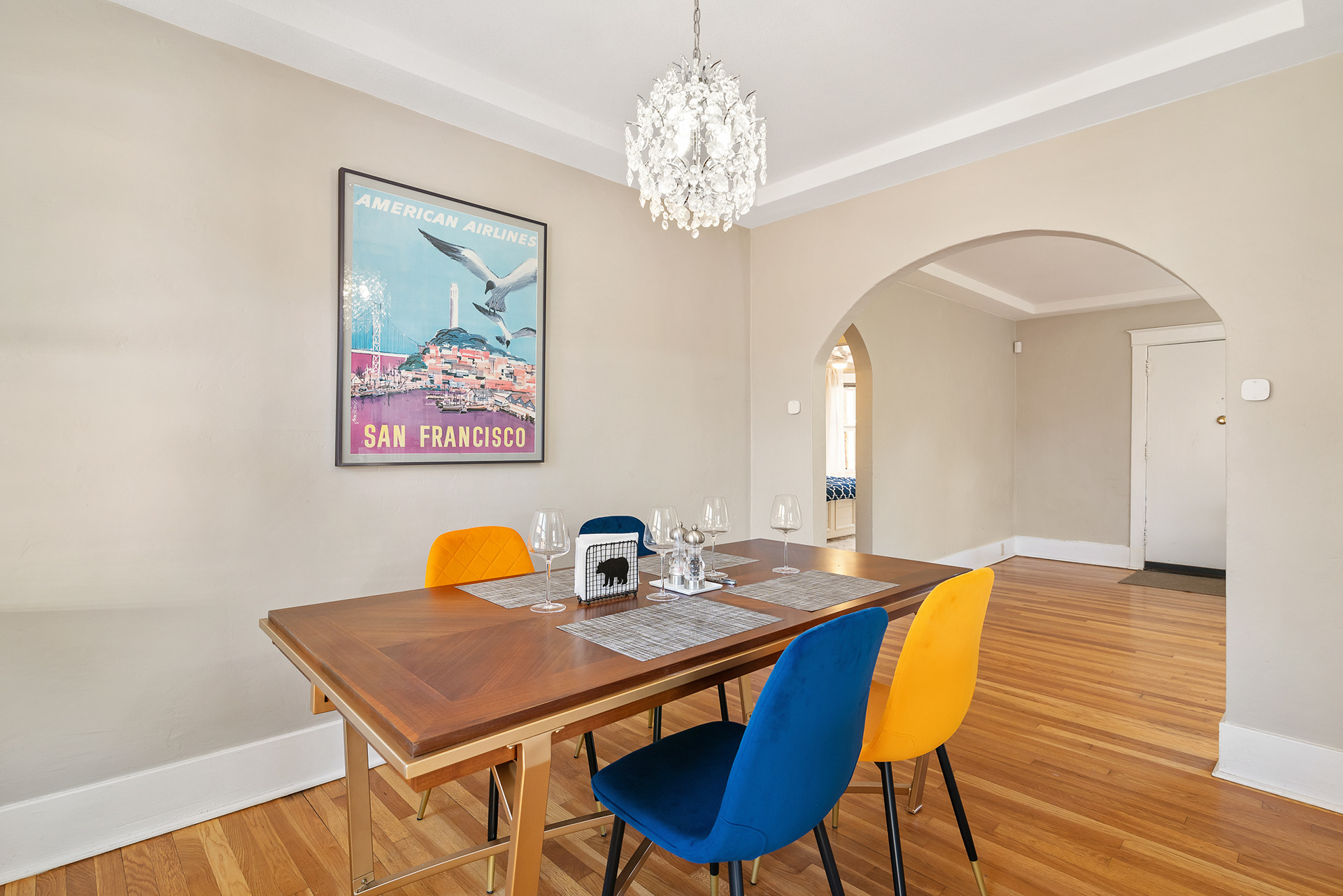 Interior real estate photography of cozy dining room adjacent to the kitchen in Temecula city home - Andrew Crippen Visuals