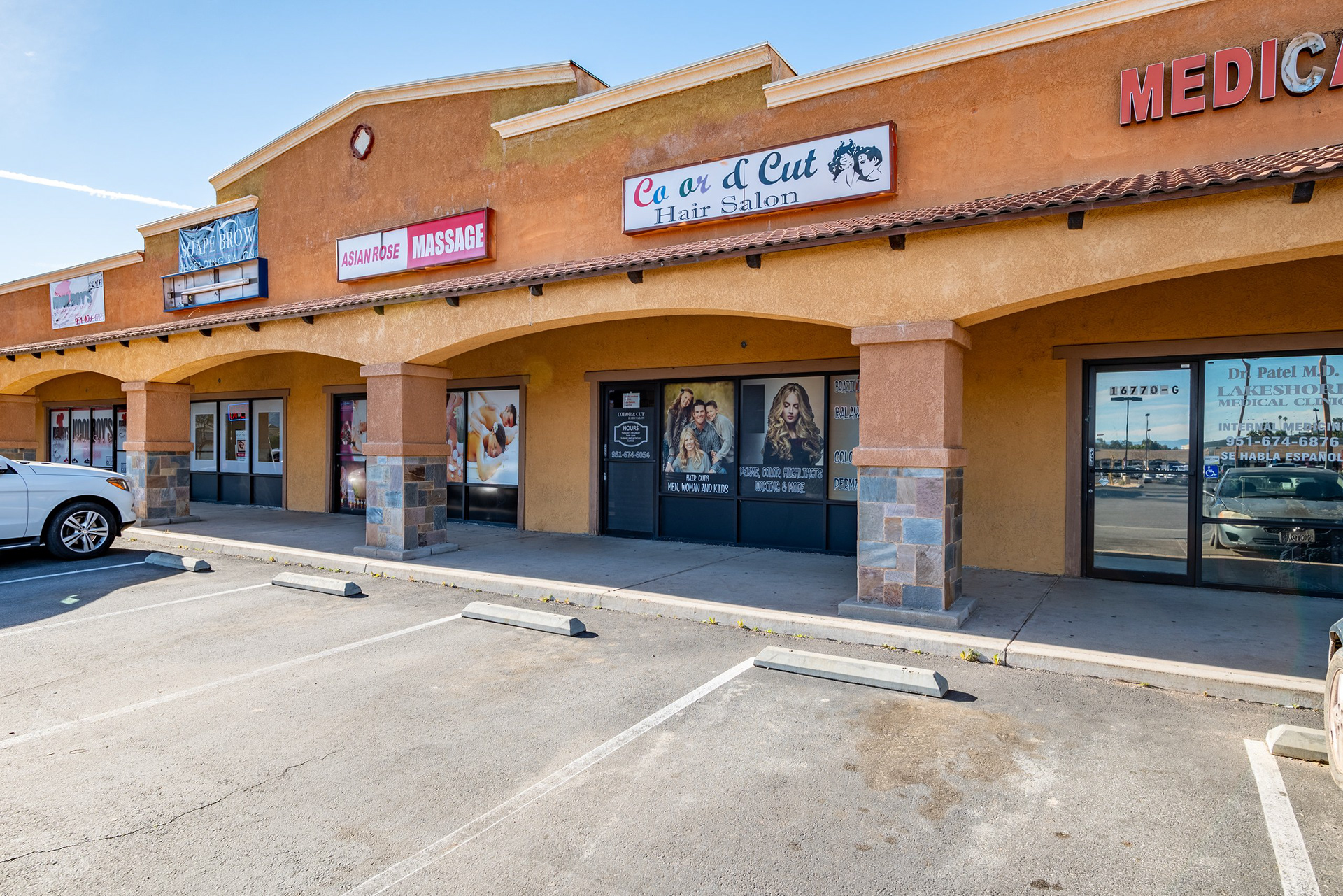Storefront exterior of a retail suite in Lake Elsinore, CA