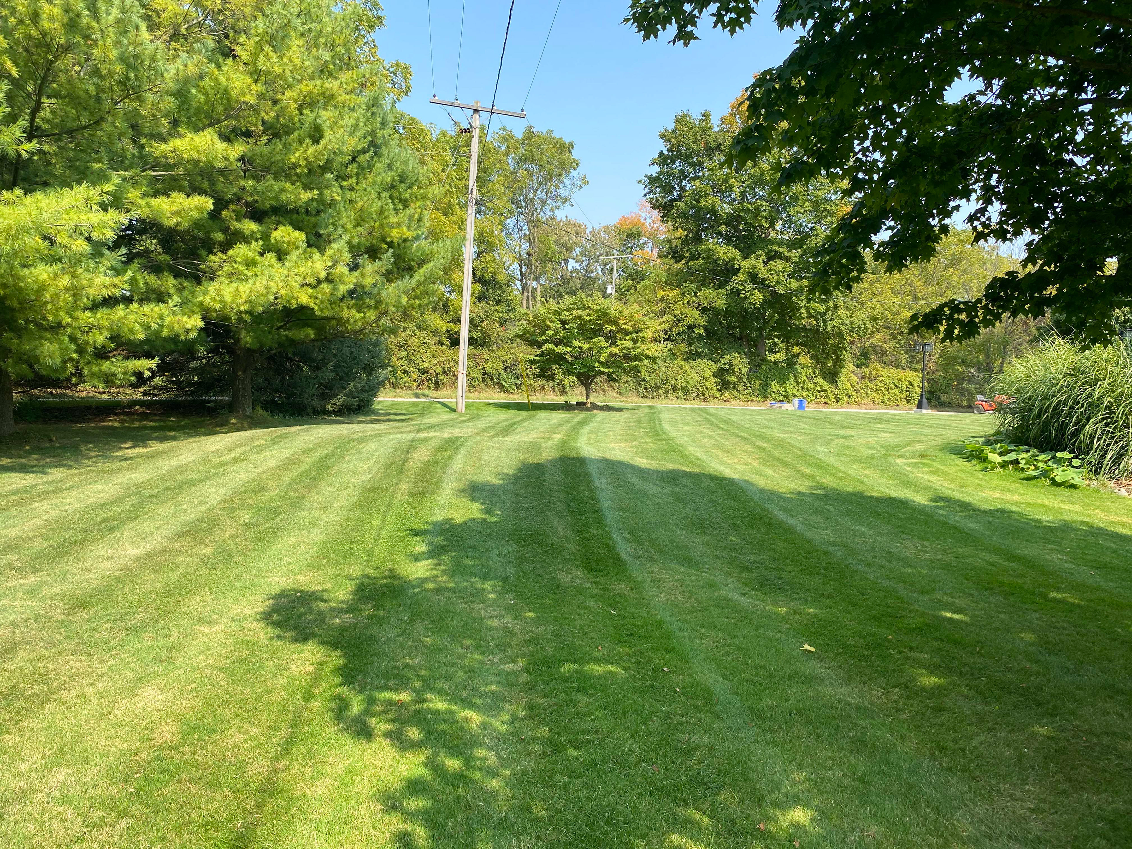 Riding Lawn Mowers To Service Larger Lawns