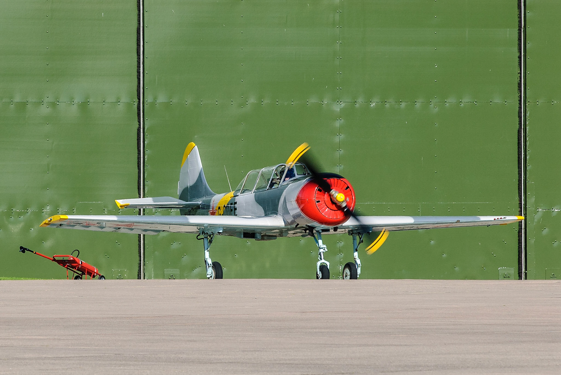 Yak-52, RAF Leuchars Airshow 2009