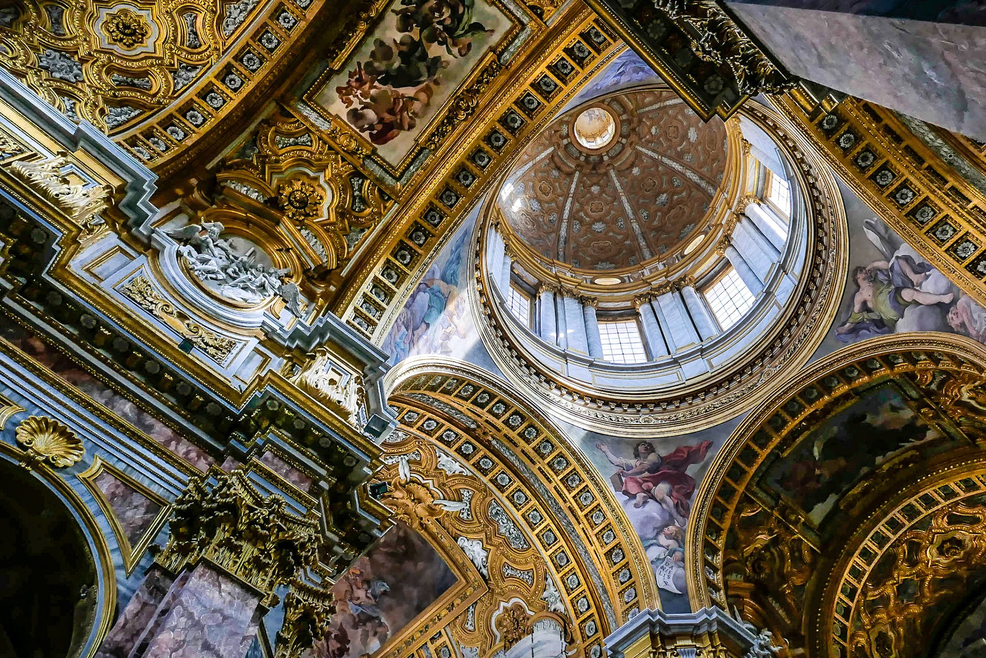 Ceiling St Peter basilica