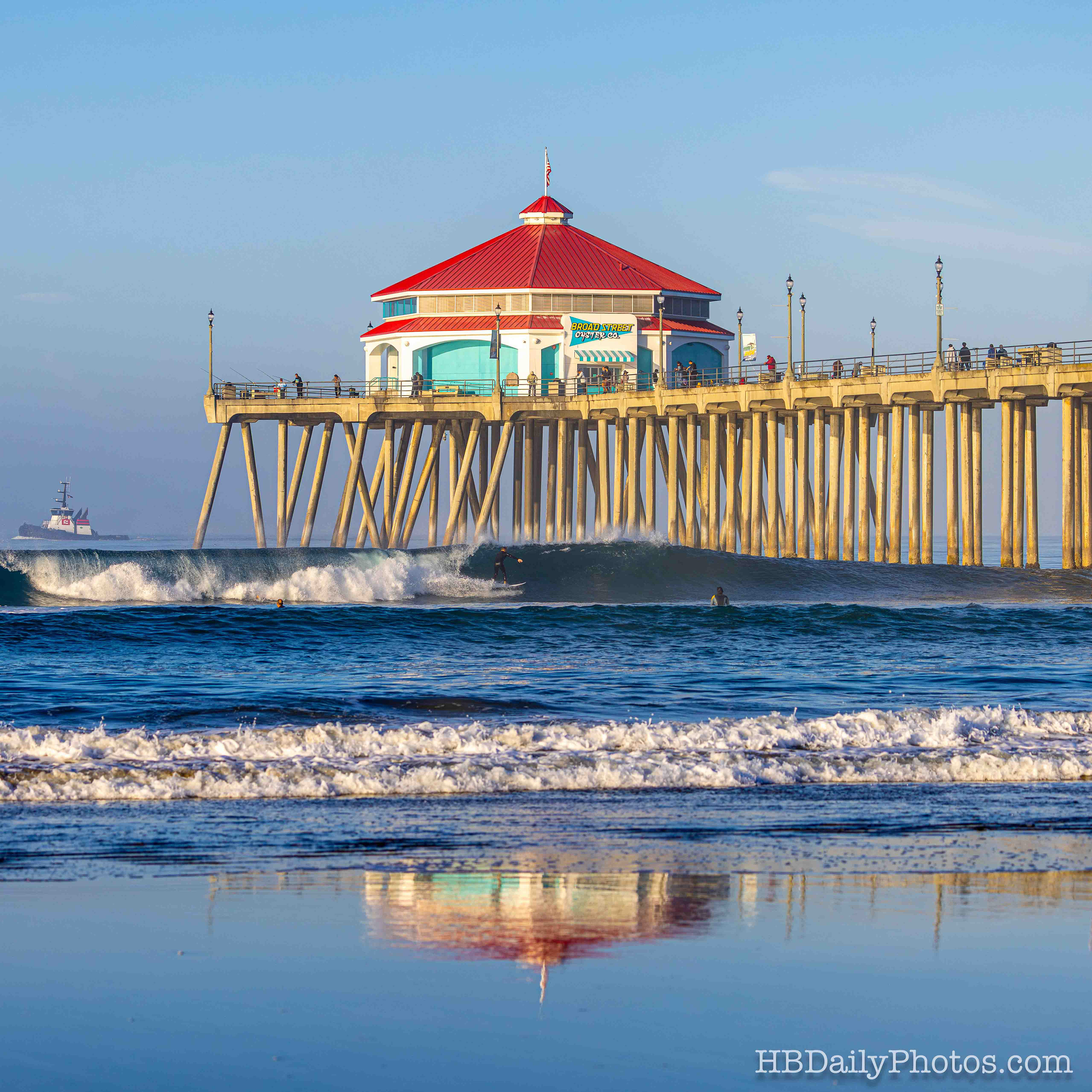 image-00022-broad-street-oyster-company-huntington-beach-pier