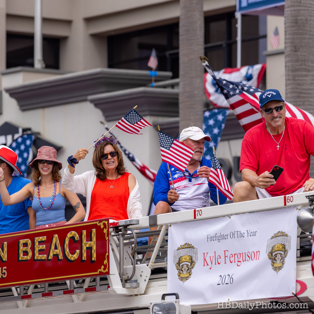 00161-image-2026-4th-of-july-downtown-huntington-beach-patriotic