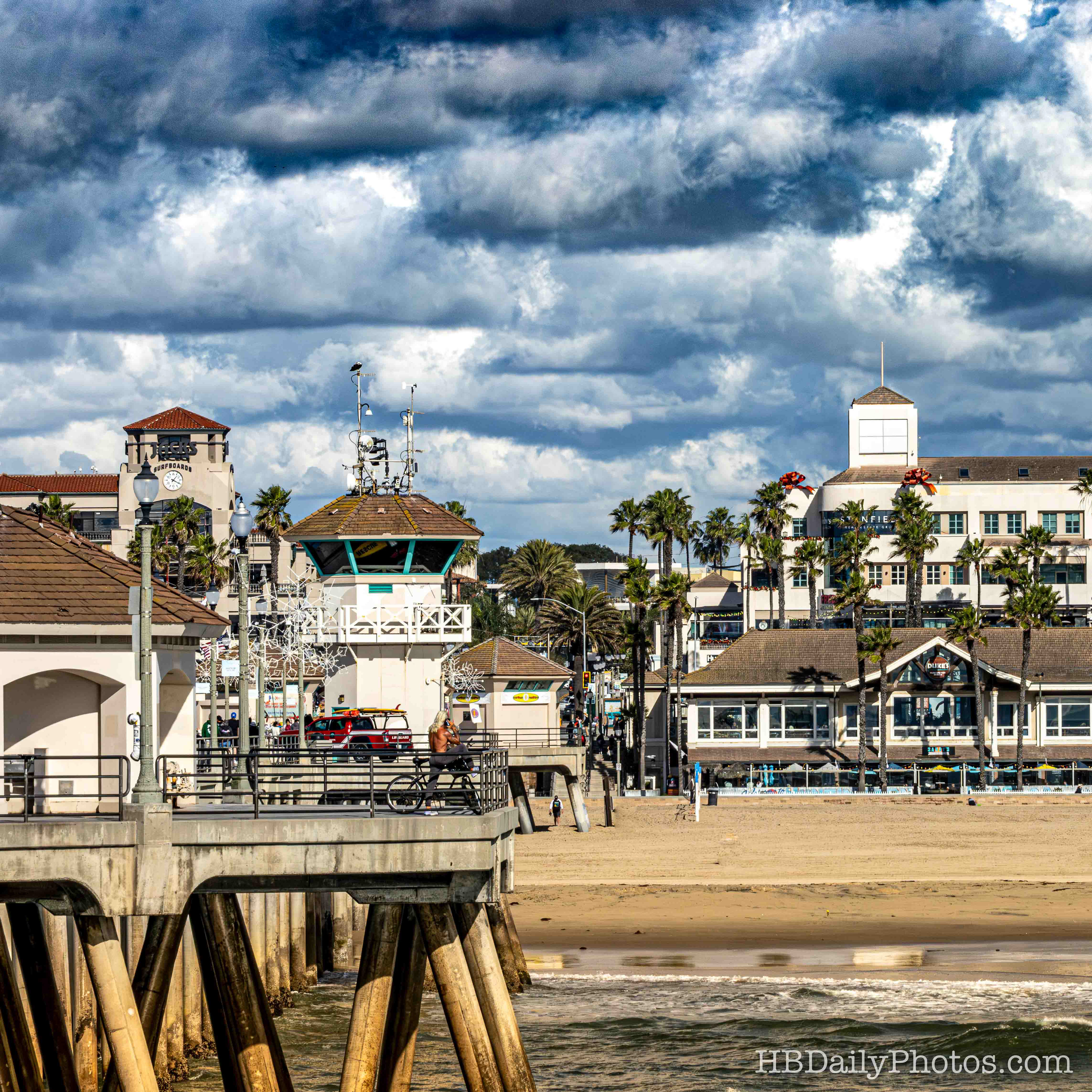 image-00040-huntington-beach-pier-dukes-clouds