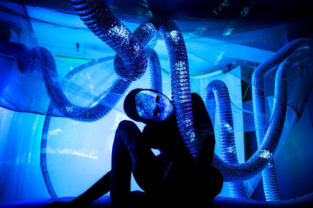 Stage Avatar, Water